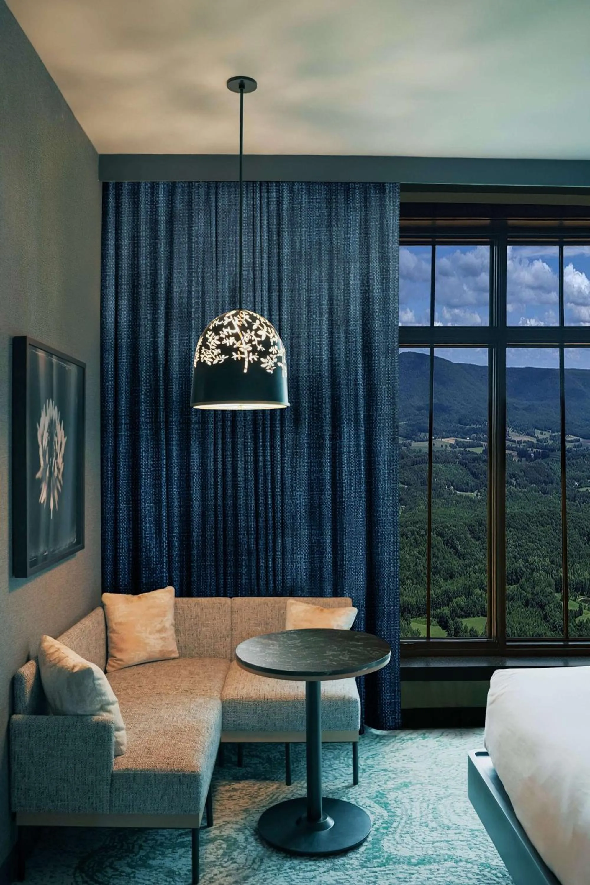 Seating area, Bed in Cloudland at McLemore Resort Lookout Mountain, Curio by Hilton