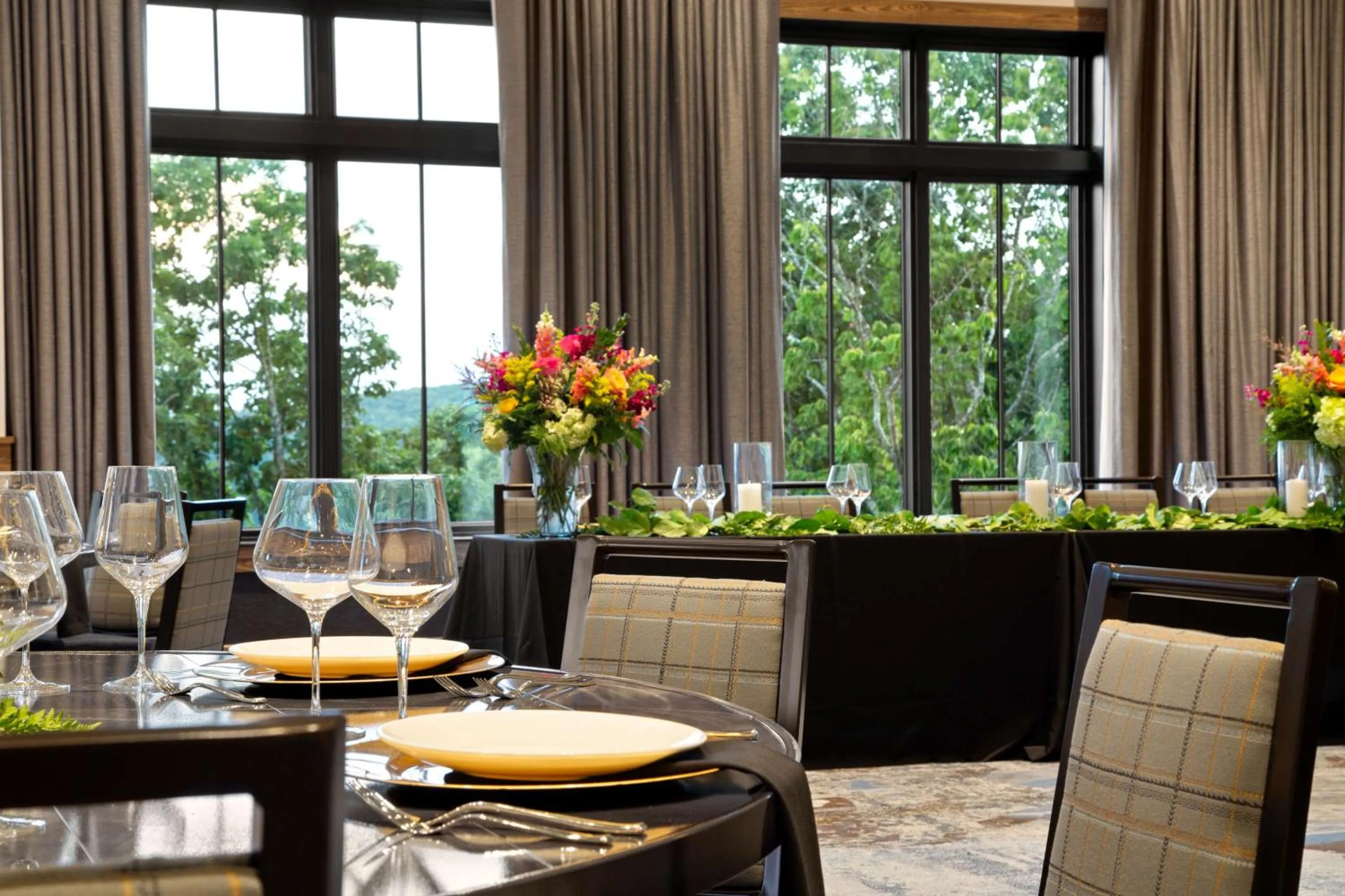 Meeting/conference room in Cloudland at McLemore Resort Lookout Mountain, Curio by Hilton