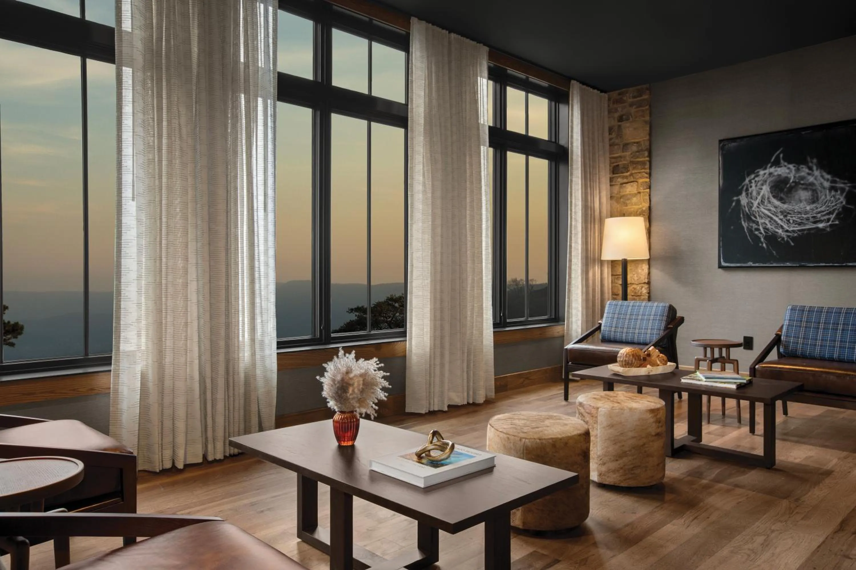 Lobby or reception in Cloudland at McLemore Resort Lookout Mountain, Curio by Hilton