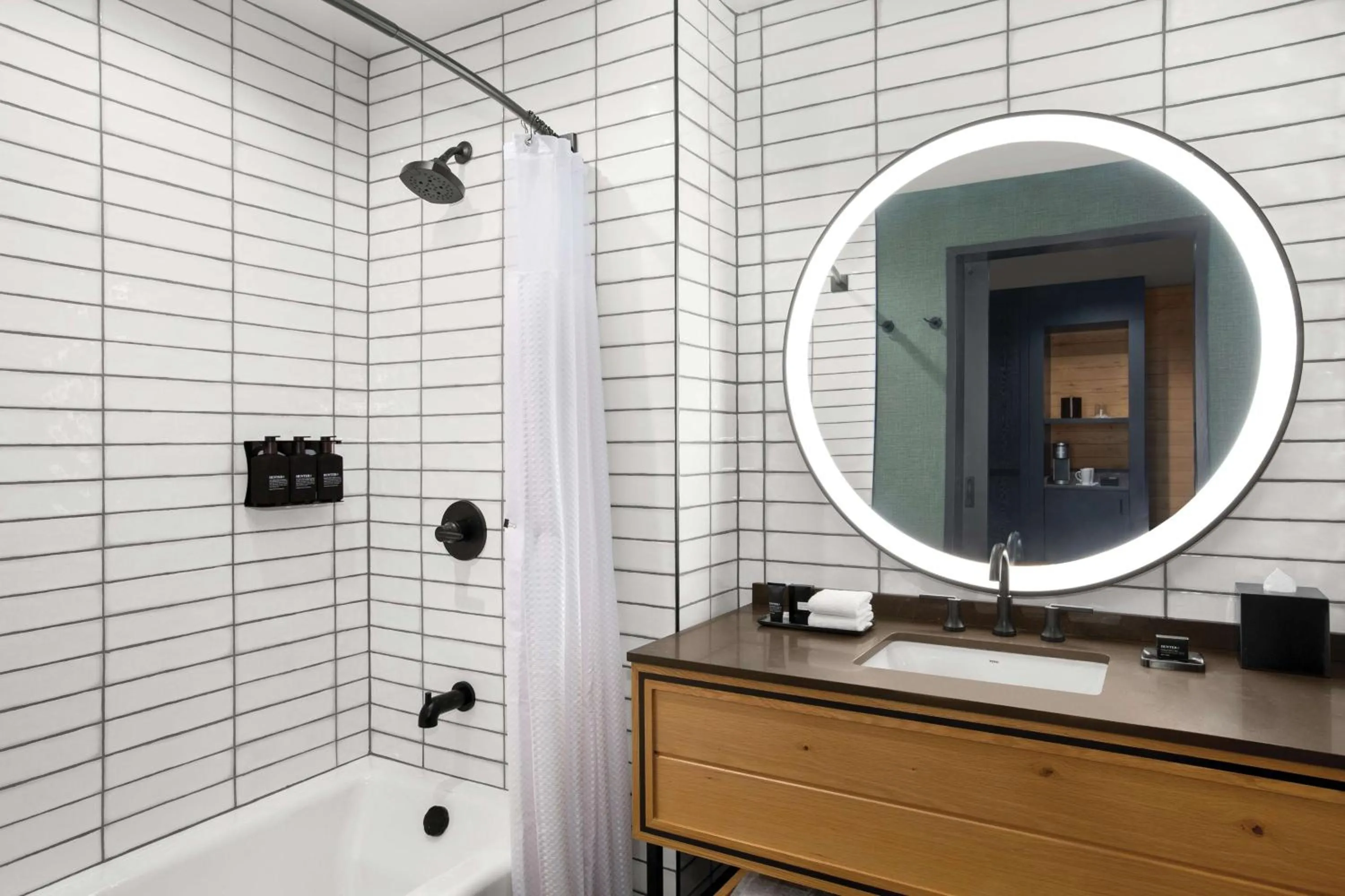 Photo of the whole room in Cloudland at McLemore Resort Lookout Mountain, Curio by Hilton