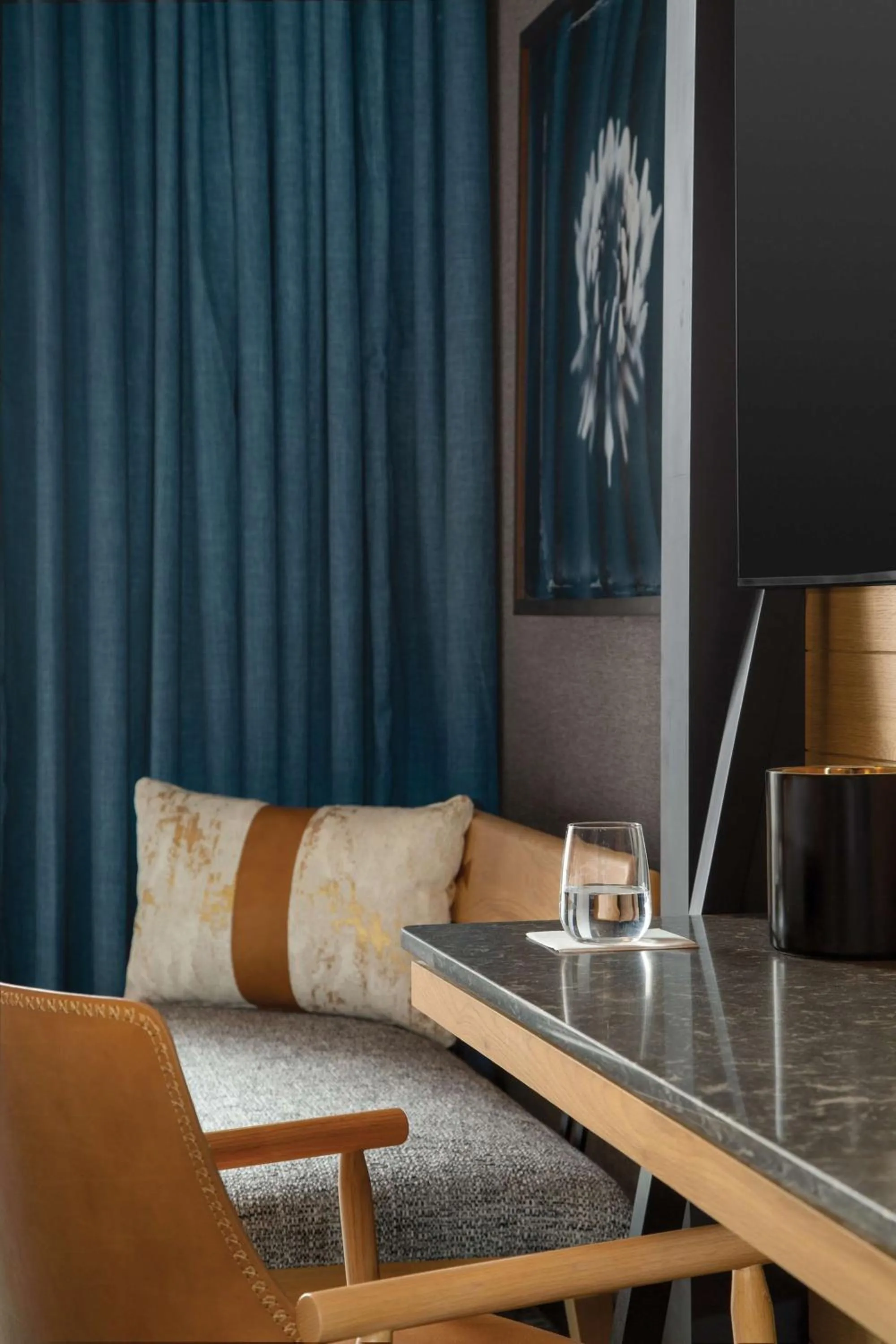 Photo of the whole room in Cloudland at McLemore Resort Lookout Mountain, Curio by Hilton