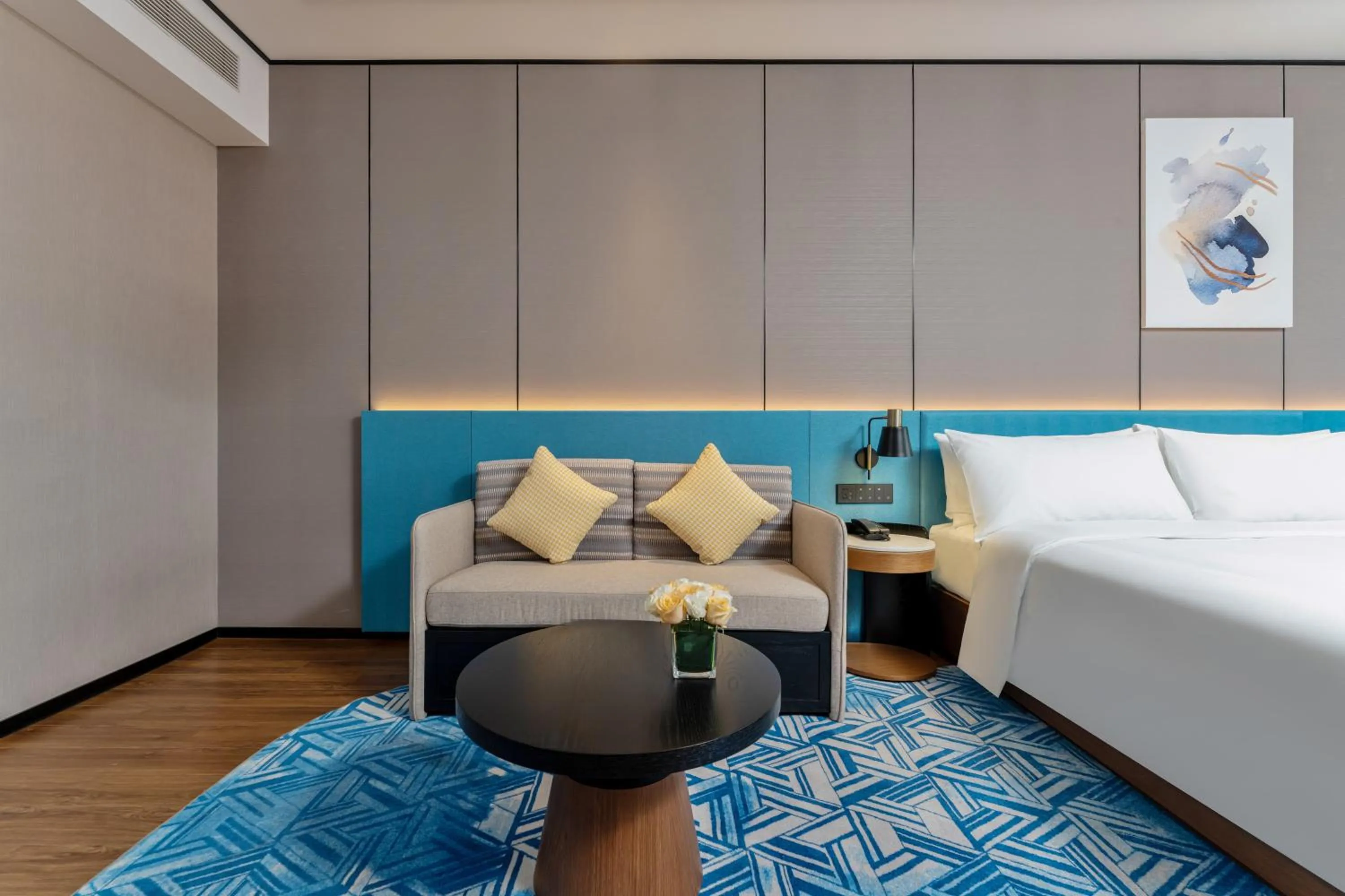 room service, Bed in Hilton Garden Inn Huzhou High-Speed Railway Station