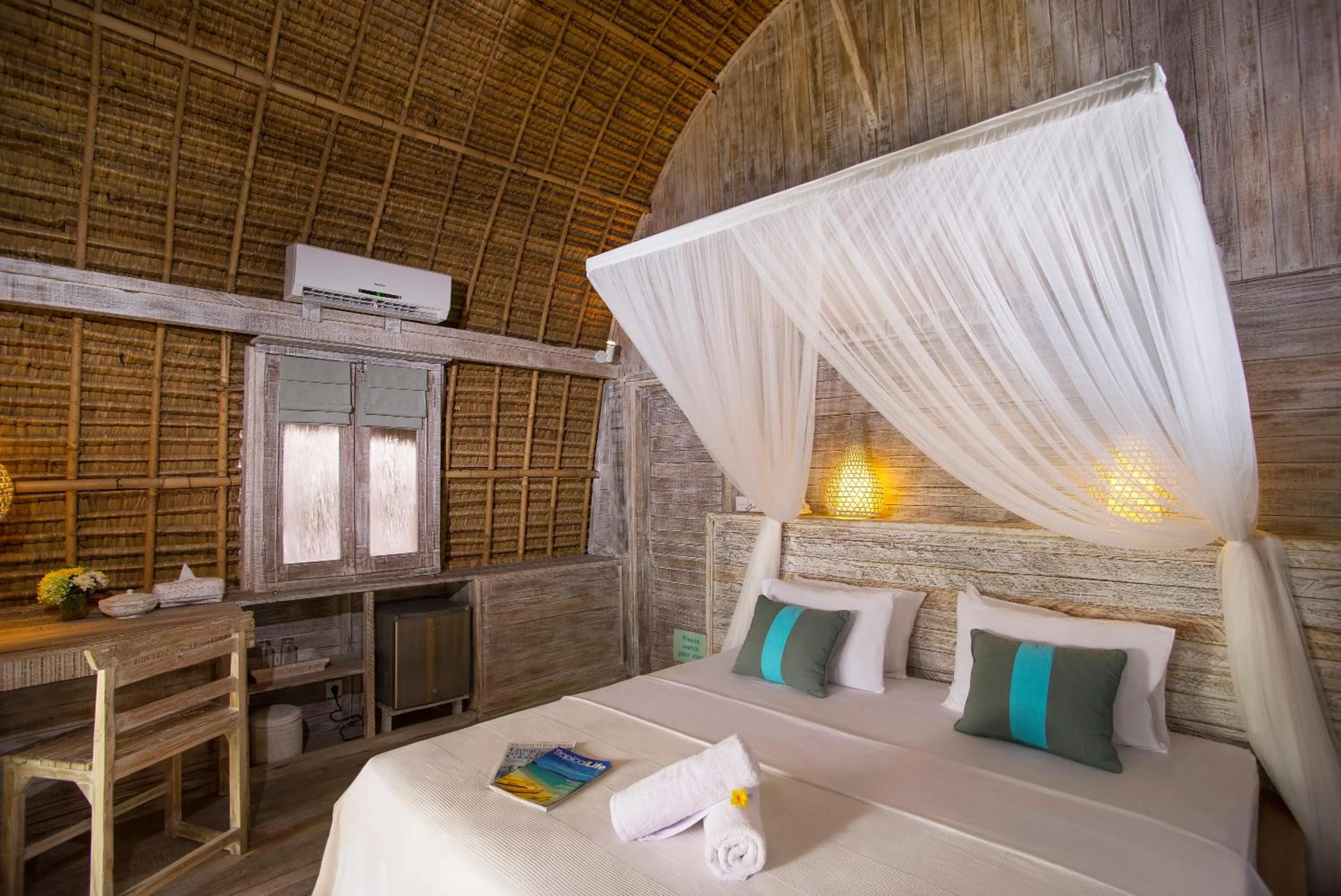 Photo of the whole room, Bed in Komodo Garden