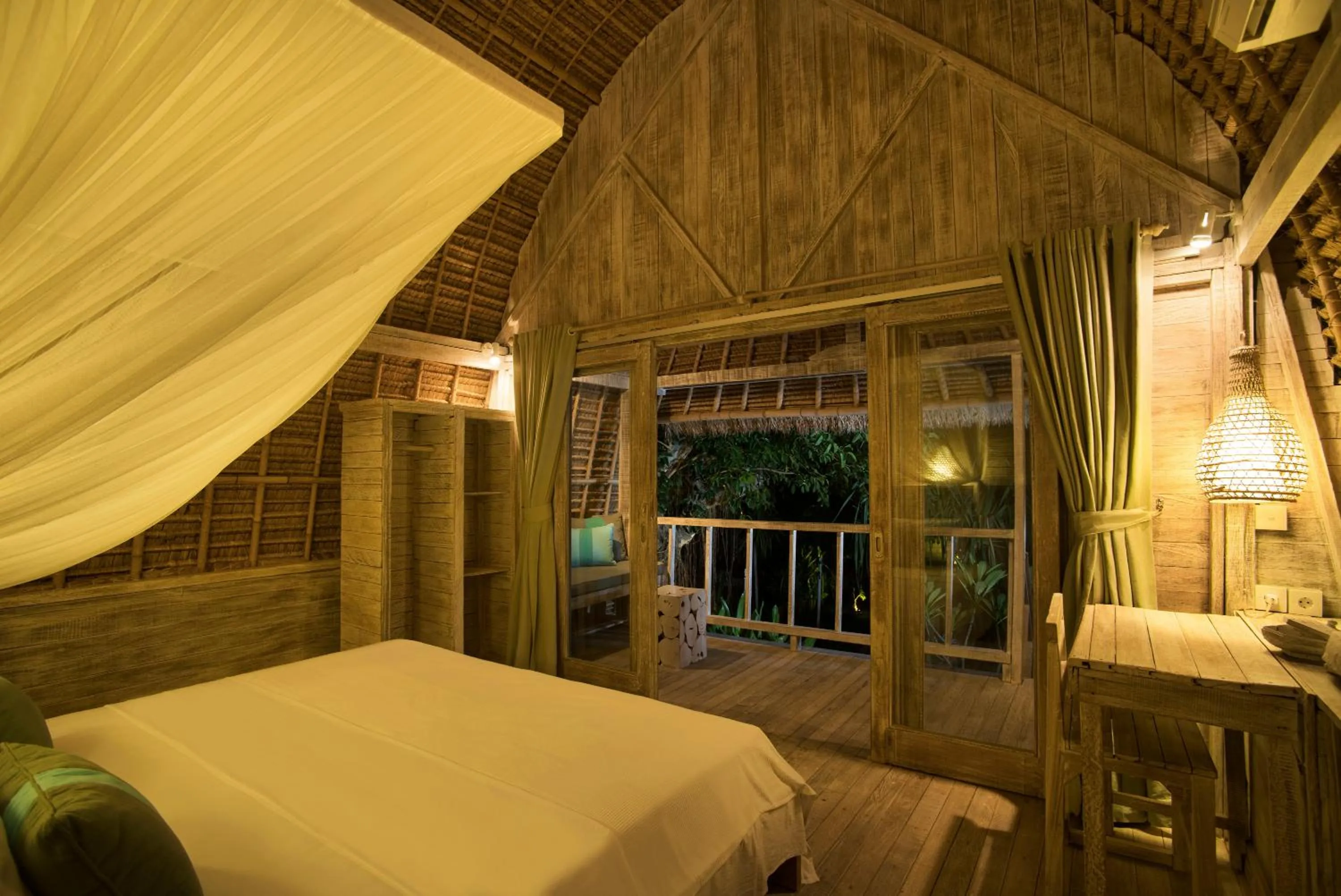 Photo of the whole room, Bed in Komodo Garden