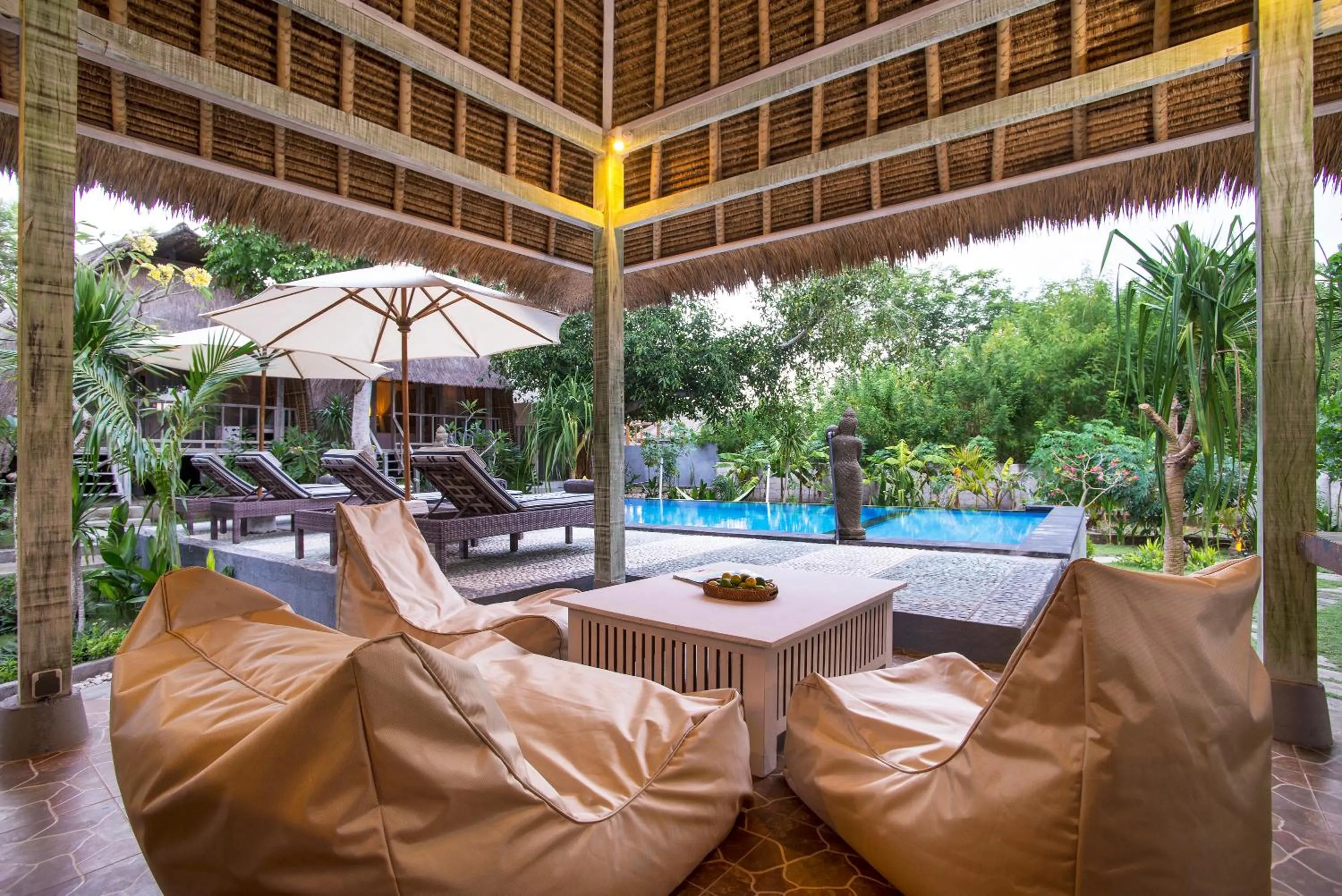 Day in Komodo Garden