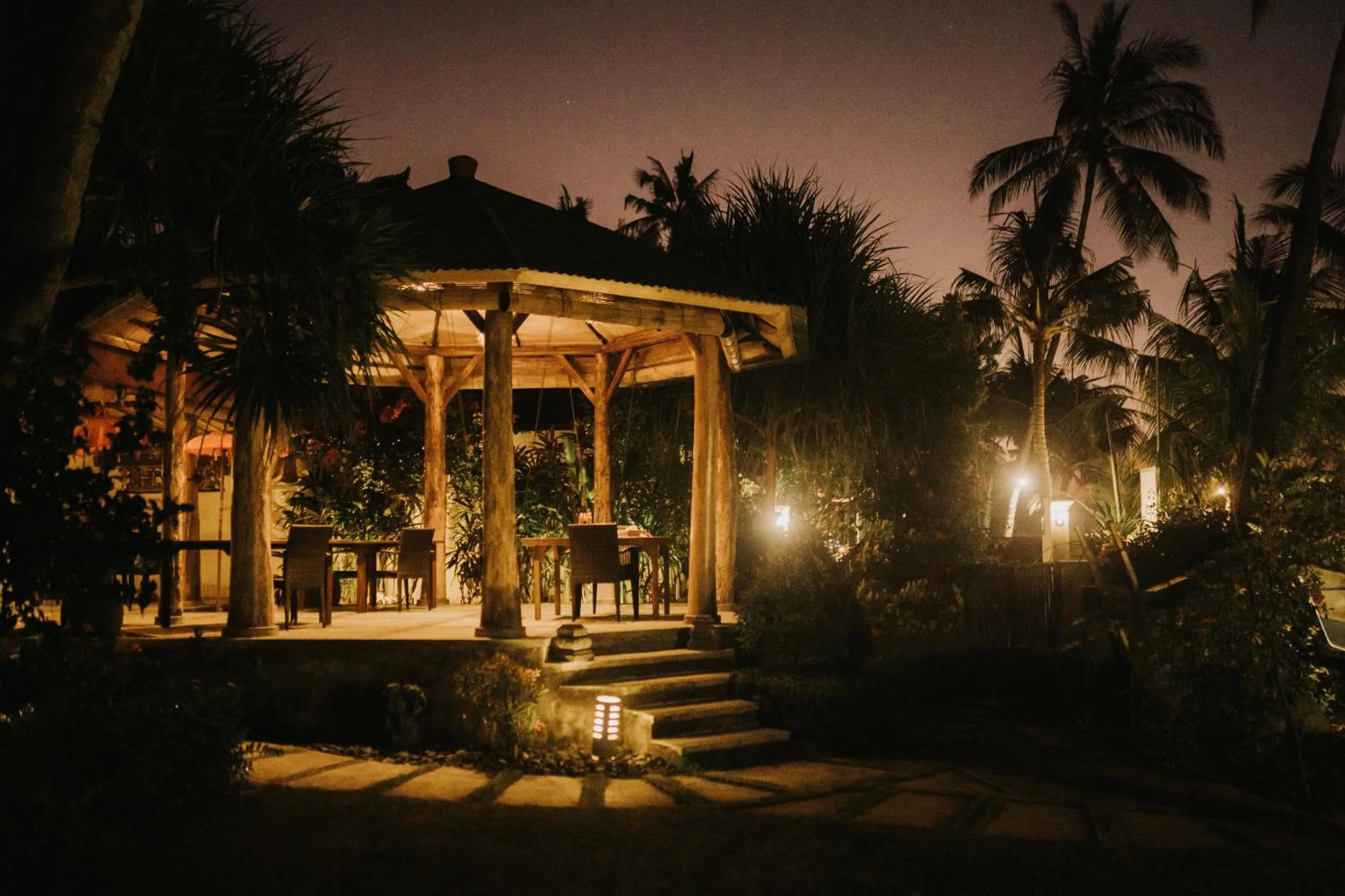 Restaurant/places to eat in ALOKA BAHARI Villas