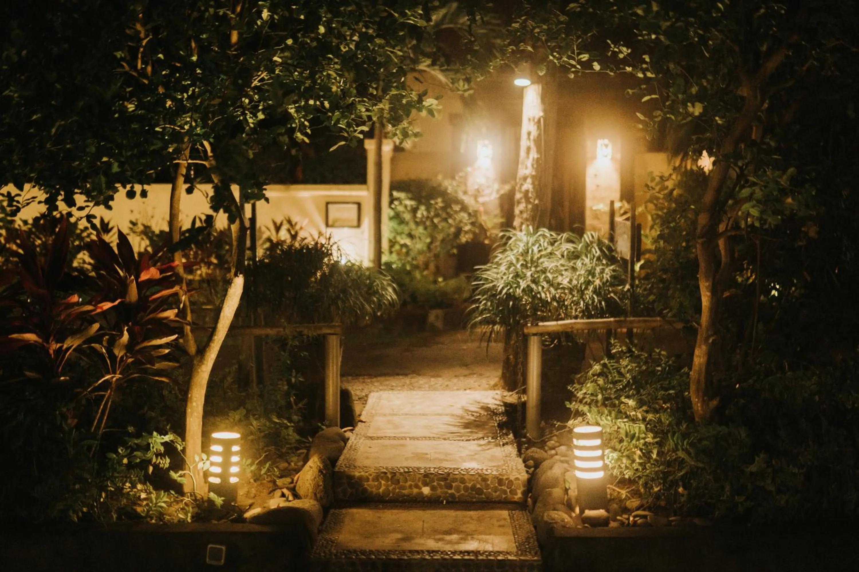 Garden in ALOKA BAHARI Villas