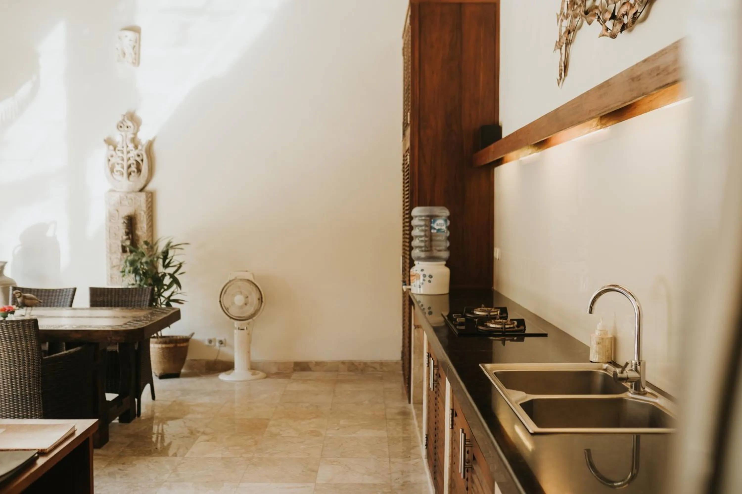 Kitchen or kitchenette in ALOKA BAHARI Villas