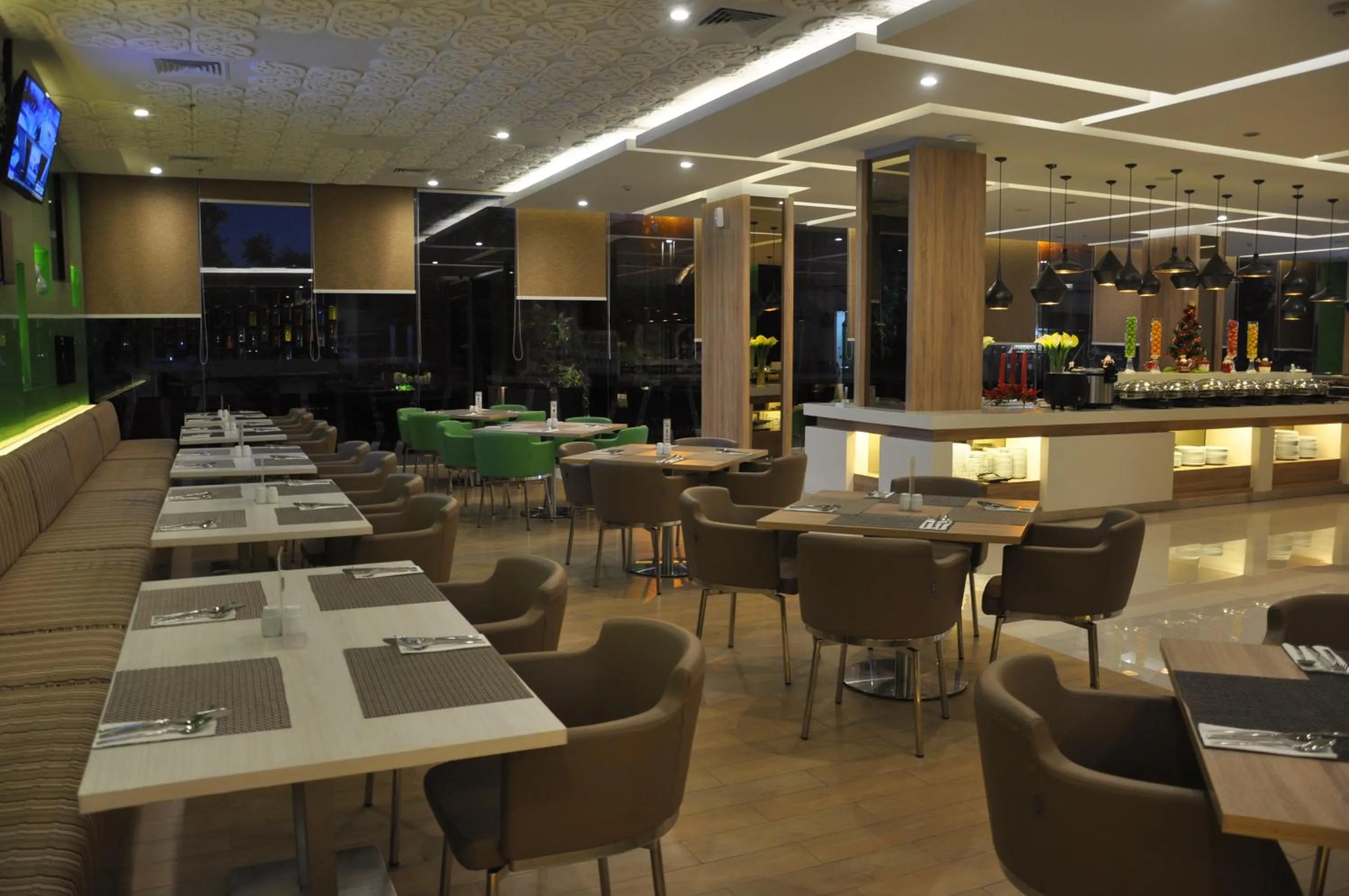 Restaurant/places to eat in Sala View Hotel