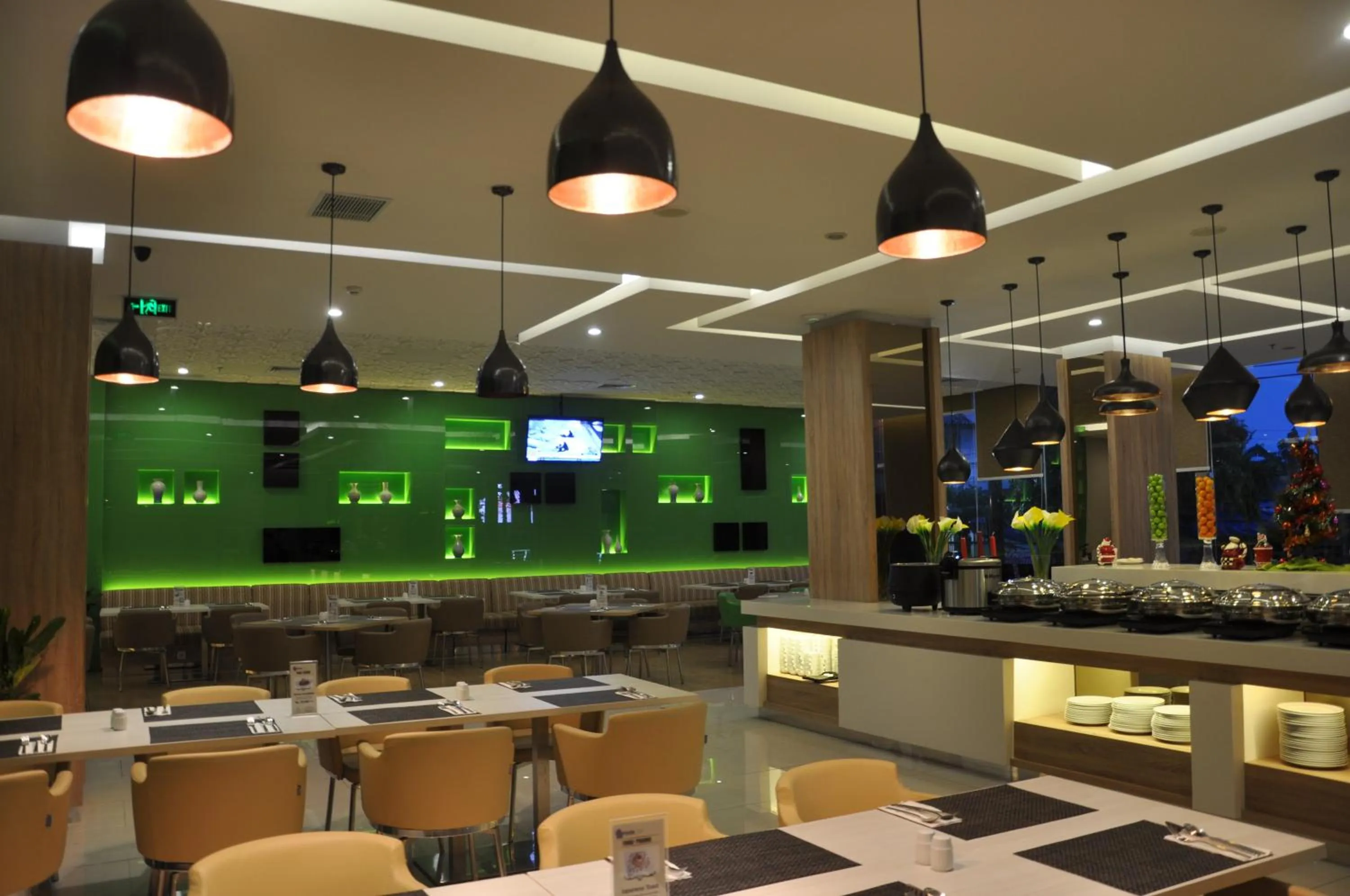 Restaurant/places to eat in Sala View Hotel