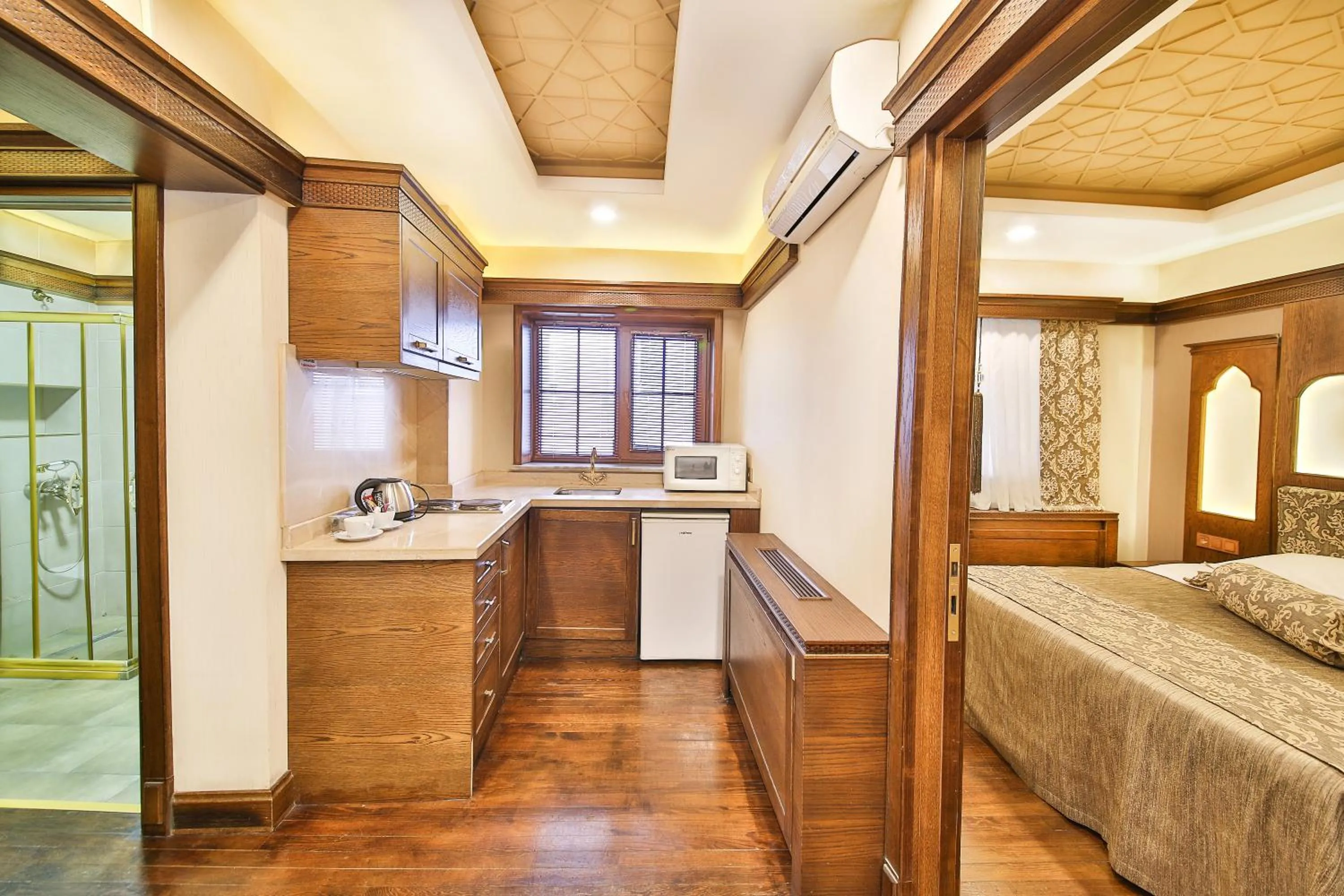 Photo of the whole room, Bed in Kumluk Konak Hotel