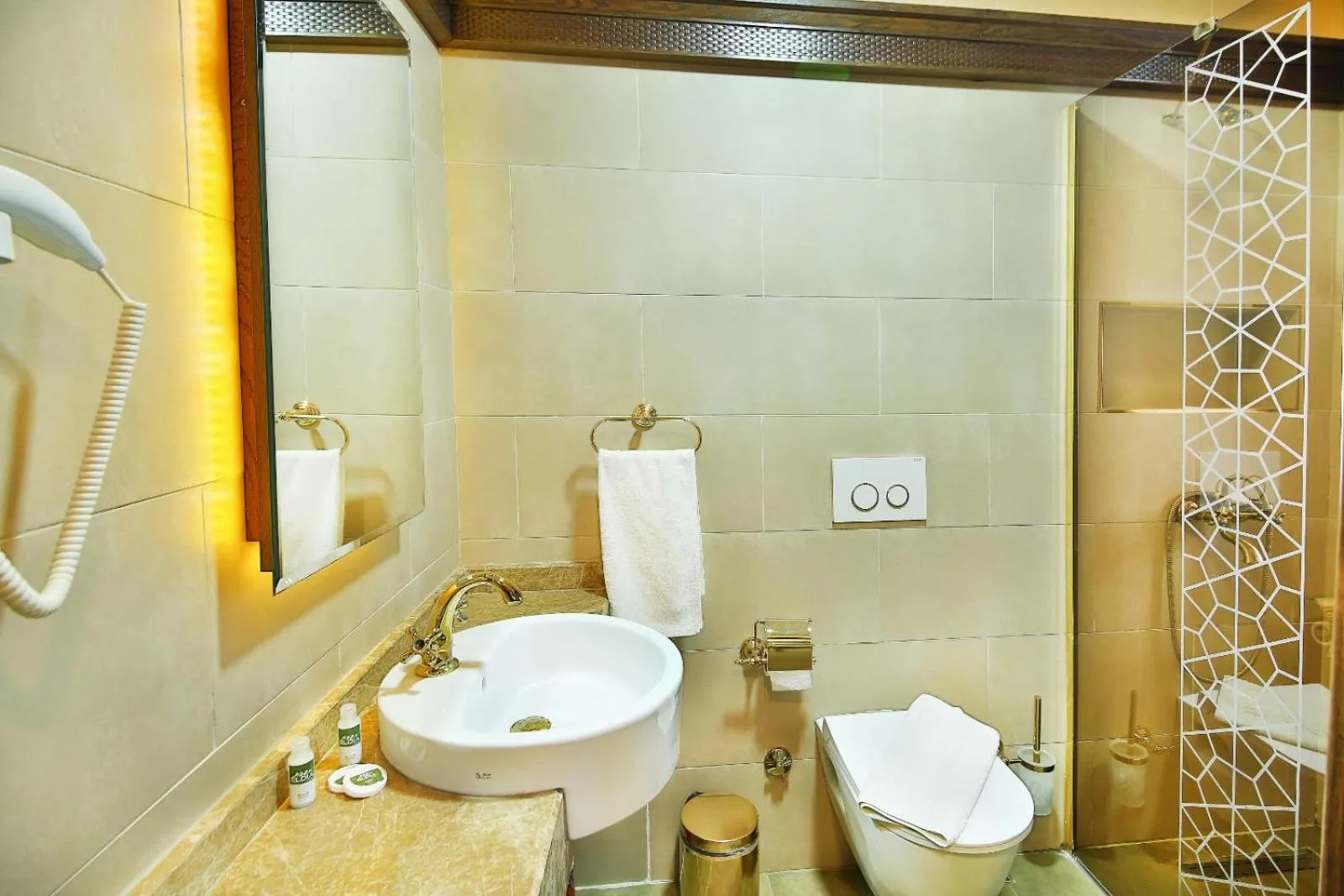 Shower in Kumluk Konak Hotel