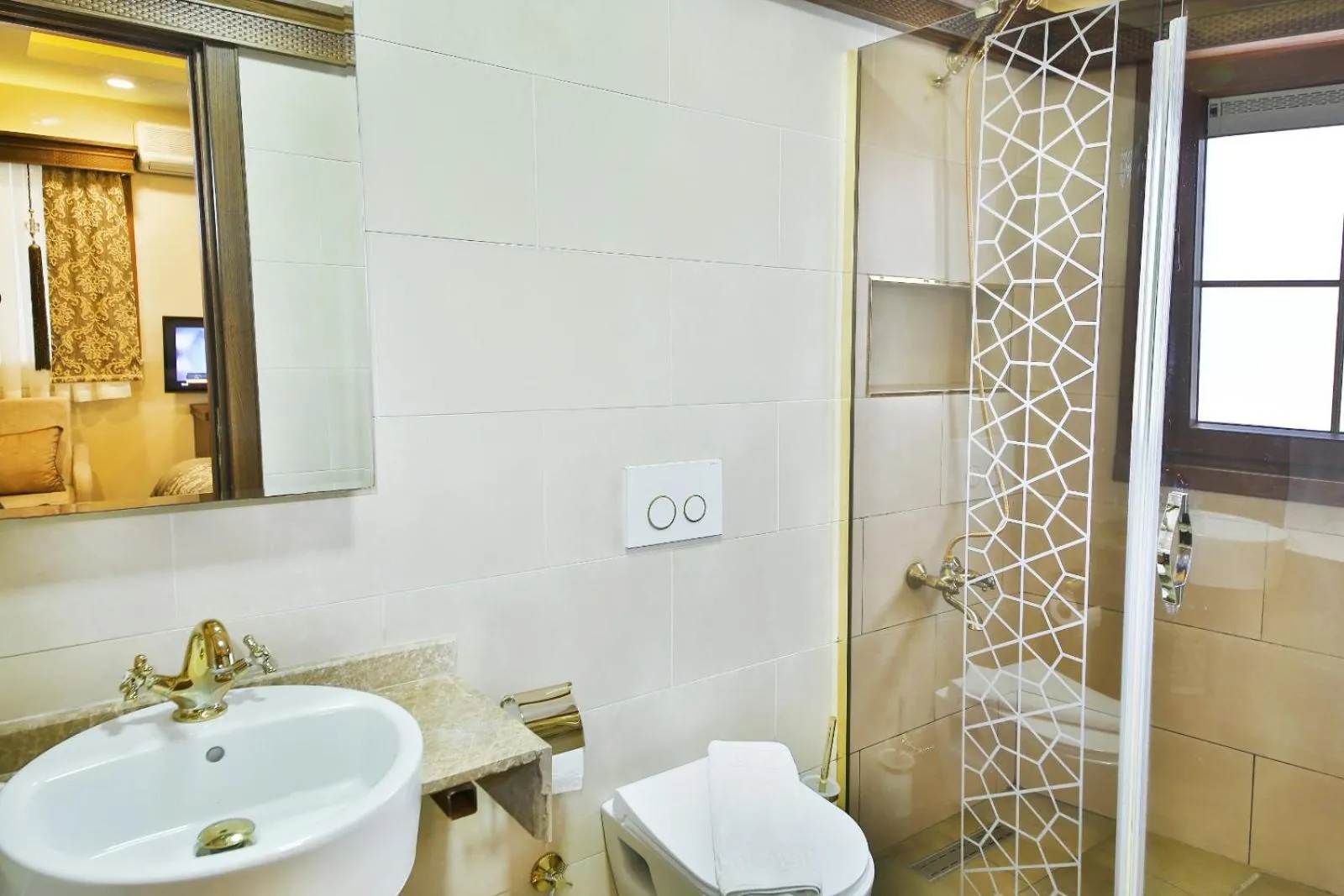 Shower in Kumluk Konak Hotel