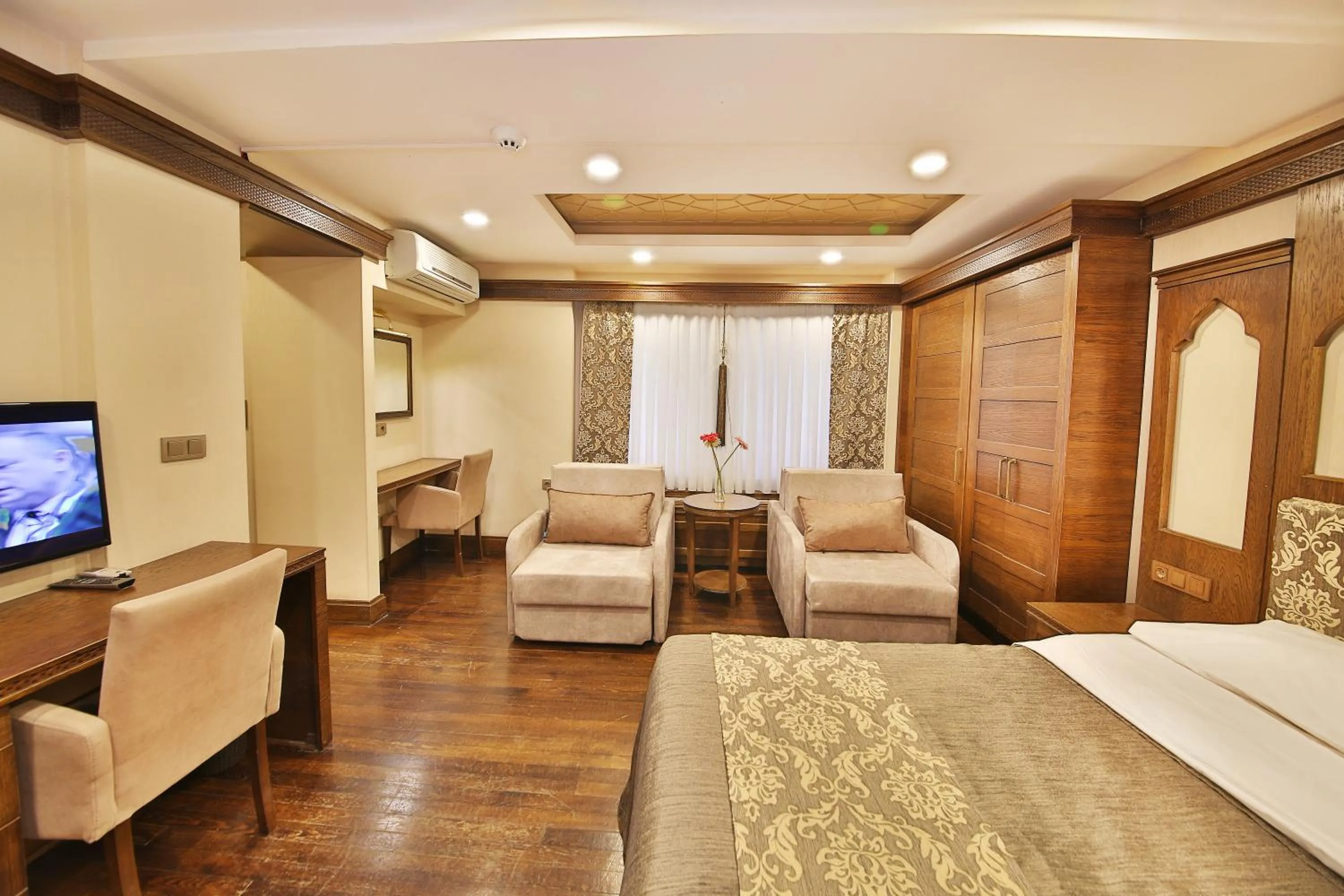 TV and multimedia, Bed in Kumluk Konak Hotel