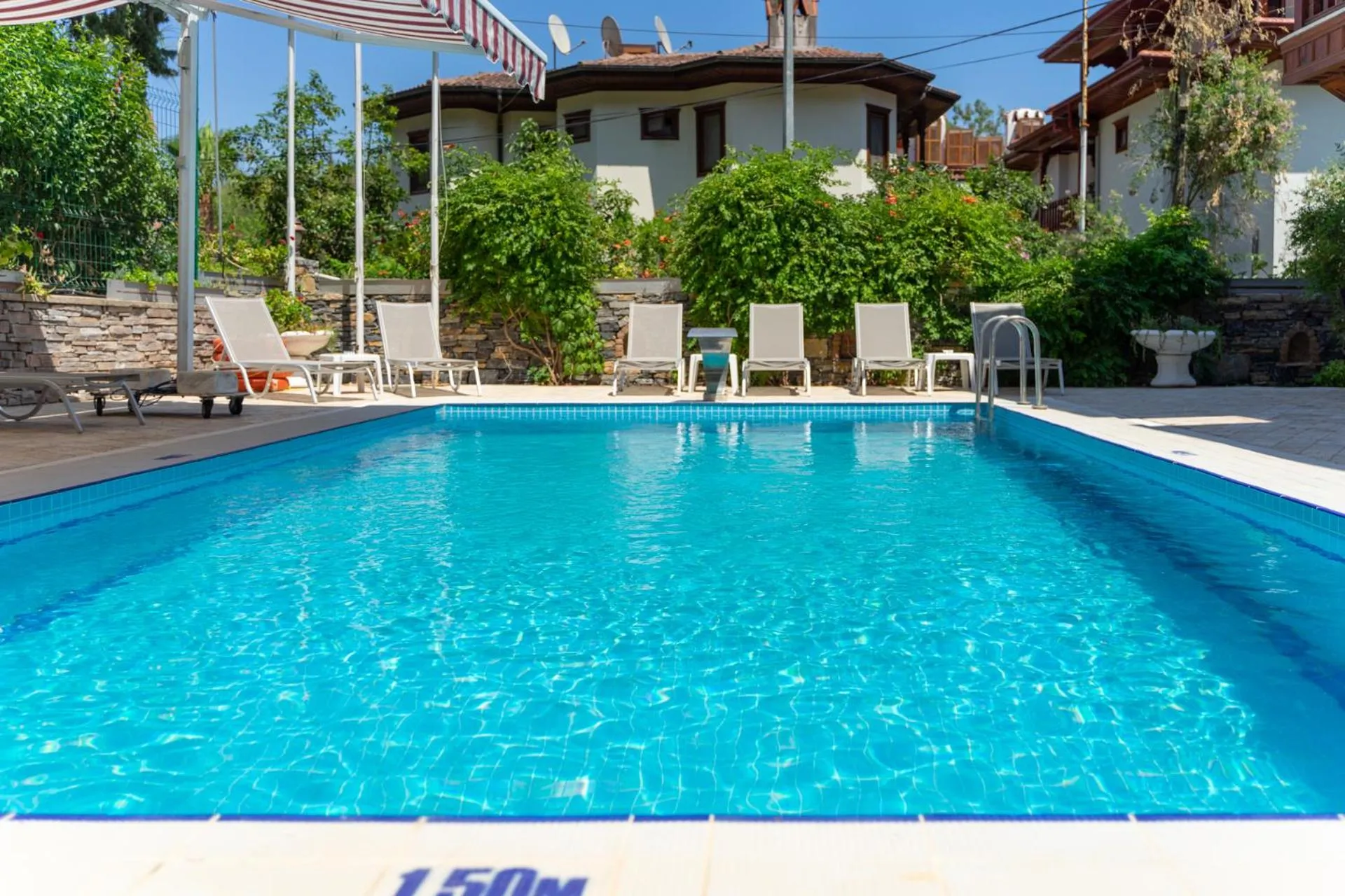 Swimming pool in İskelem Otel