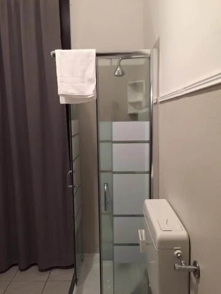 Shower in Low Cost Ferrara