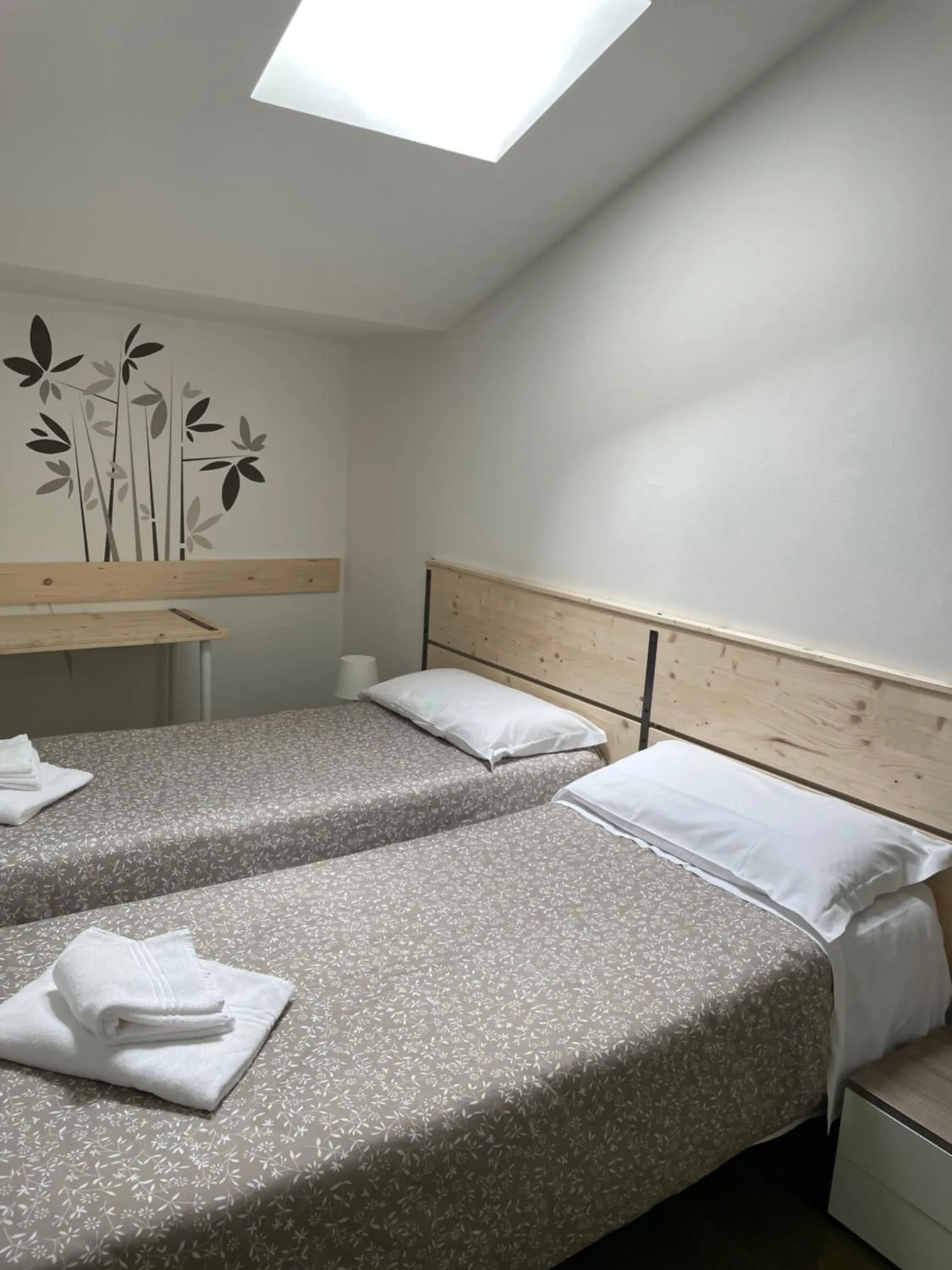 Photo of the whole room, Bed in Low Cost Ferrara