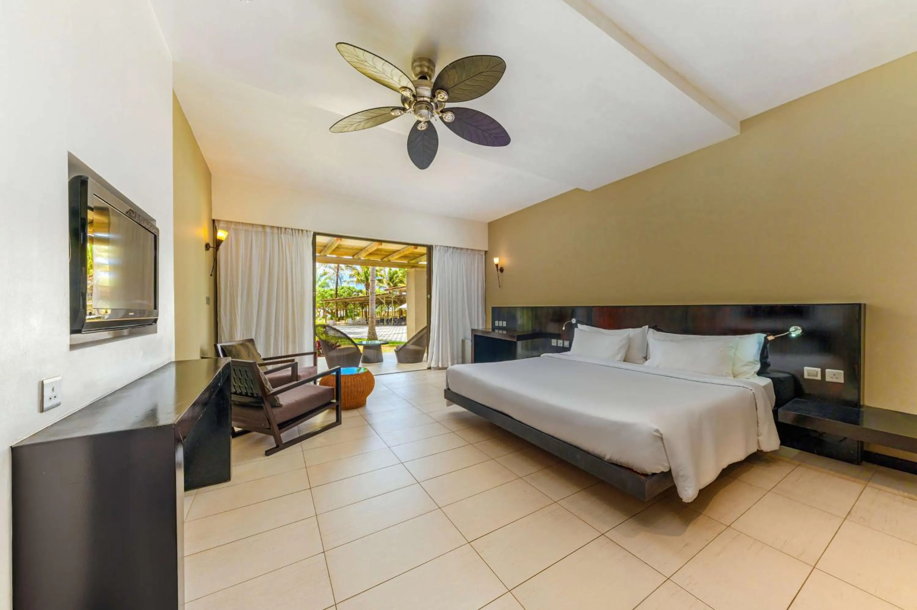 Bedroom, Bed in Crystals Beach Resort Belle Mare, a member of Radisson Individuals