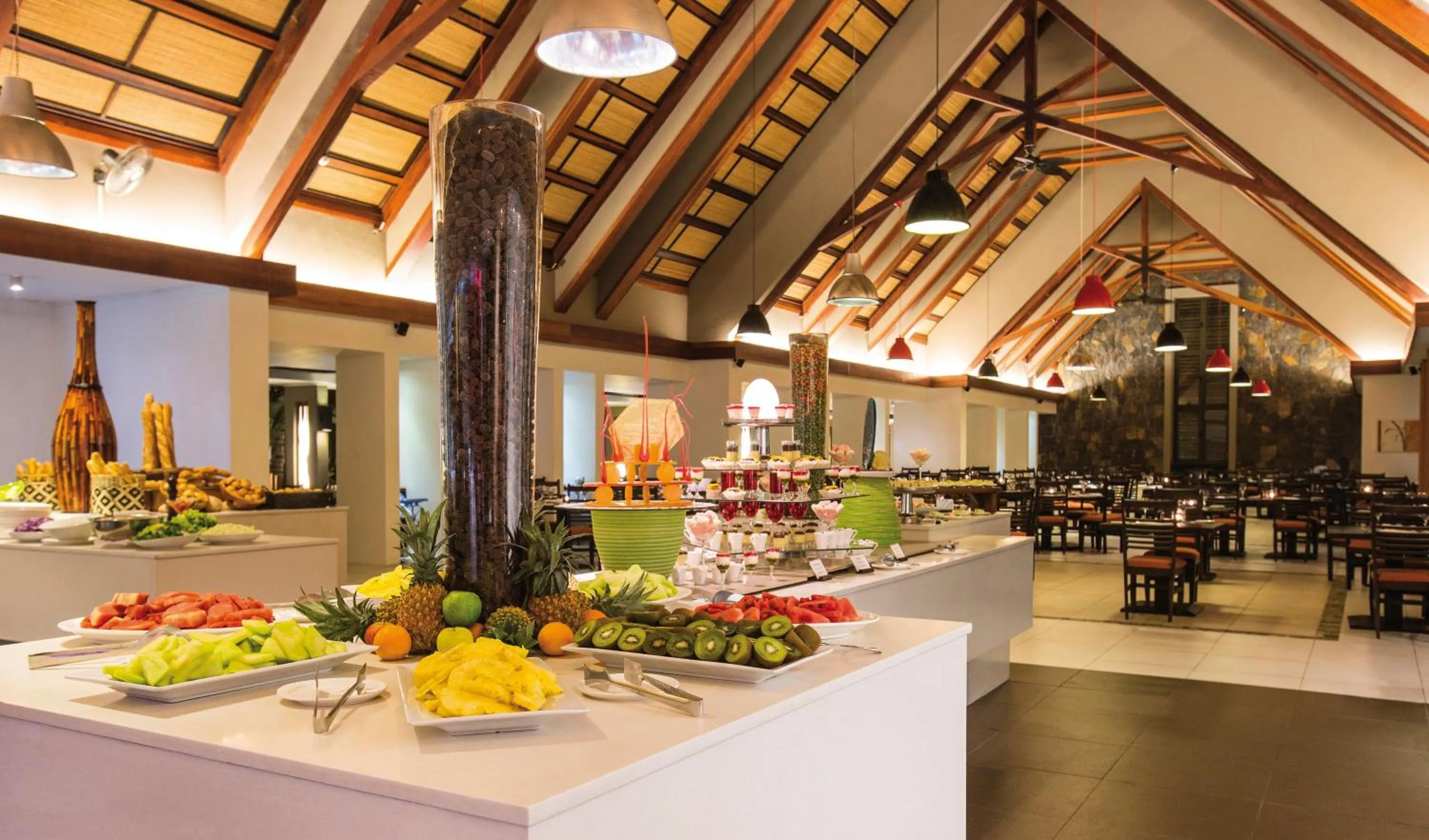 Restaurant/places to eat in Crystals Beach Resort Belle Mare, a member of Radisson Individuals