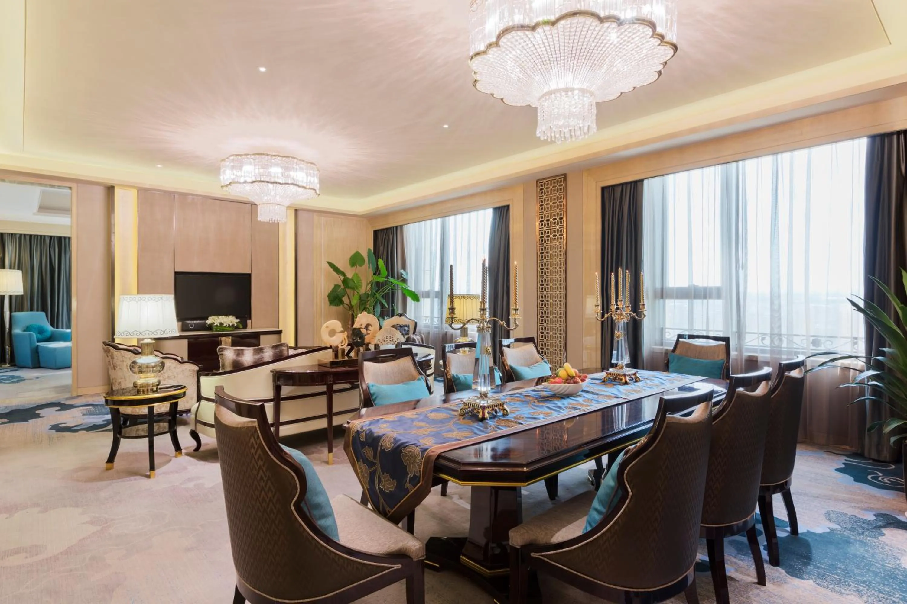 Restaurant/places to eat in Wanda Realm Chifeng Hotel