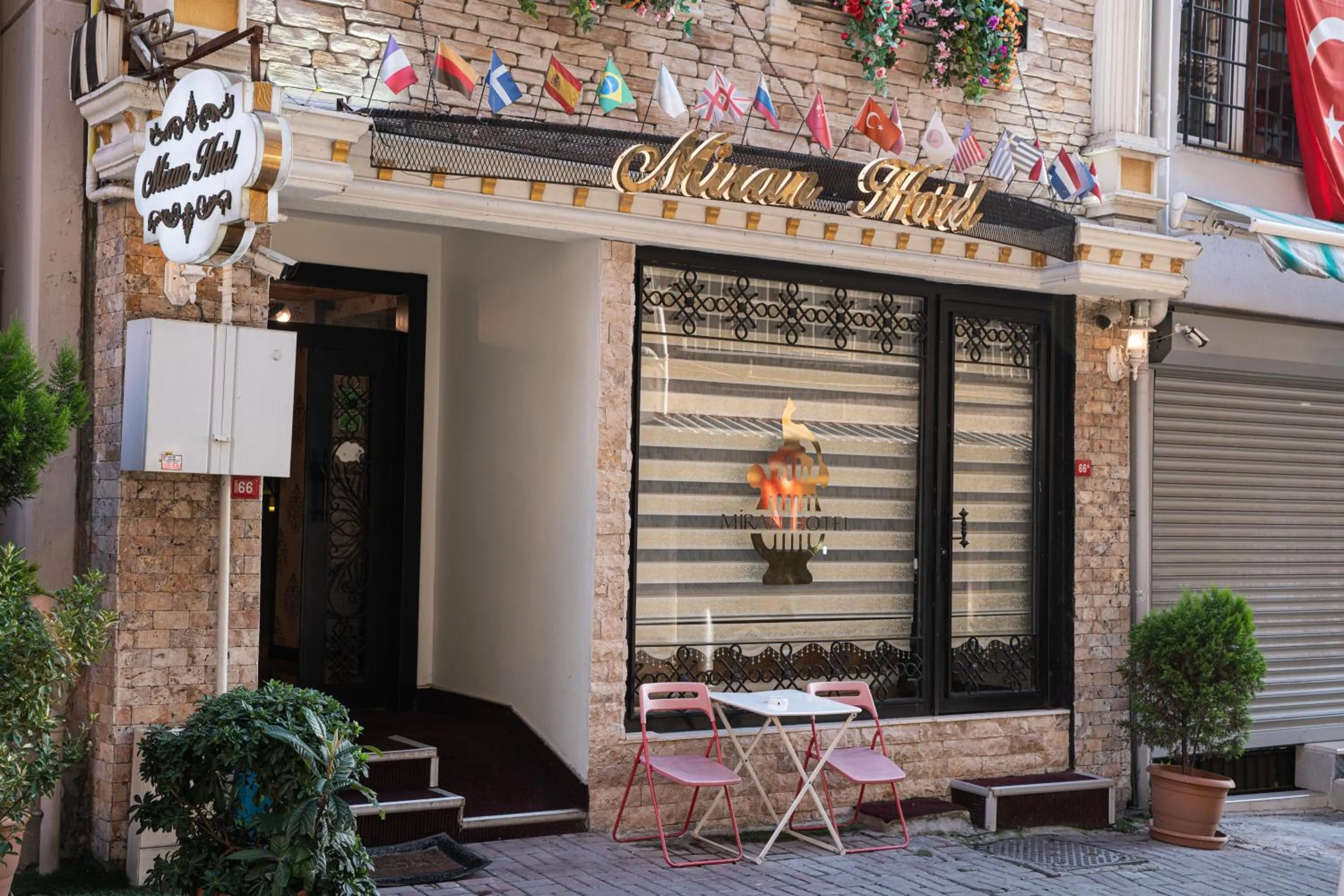 Facade/entrance in Miran Hotel