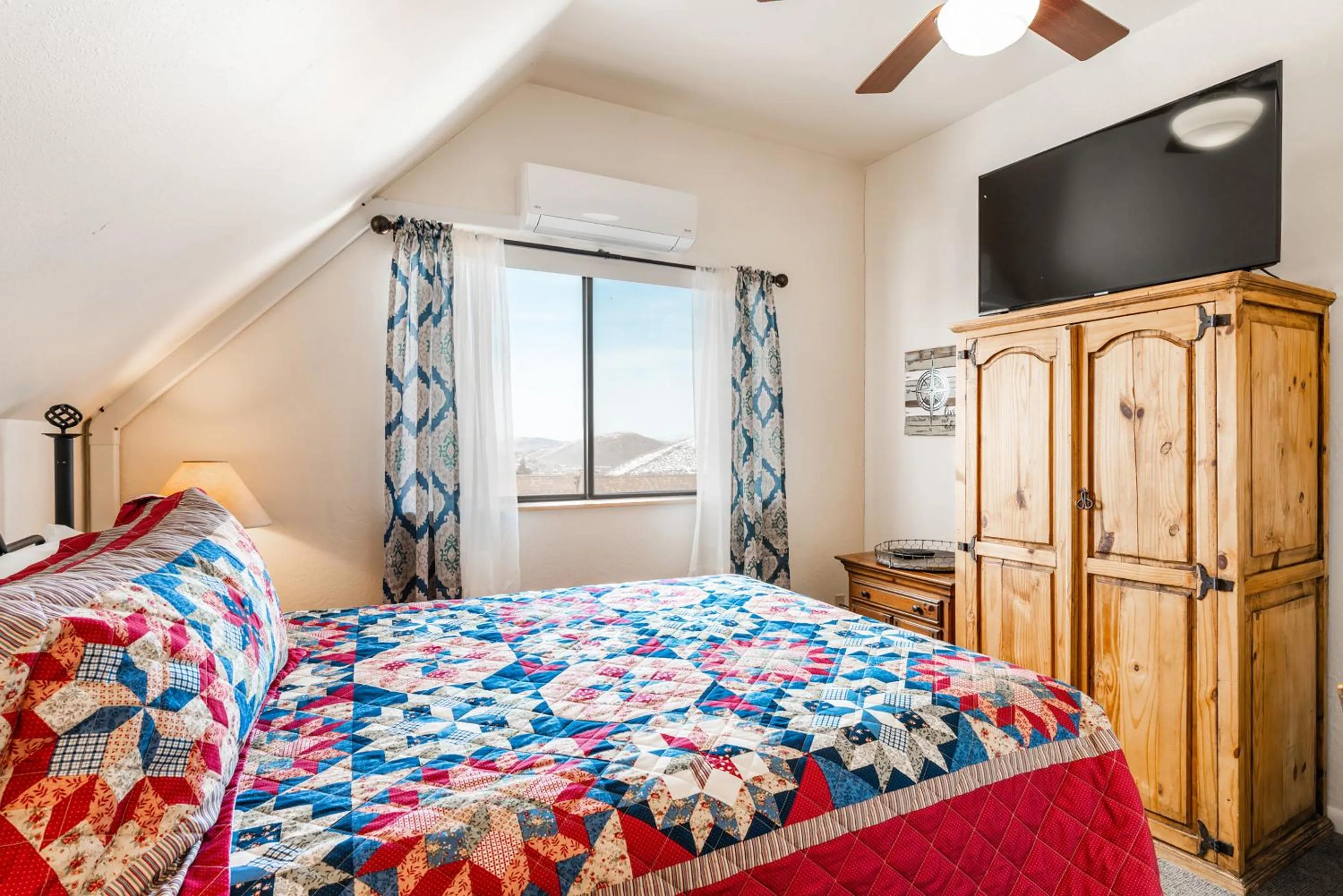 Bed in The Loft at Mountain Village by All Seasons Resort Lodging