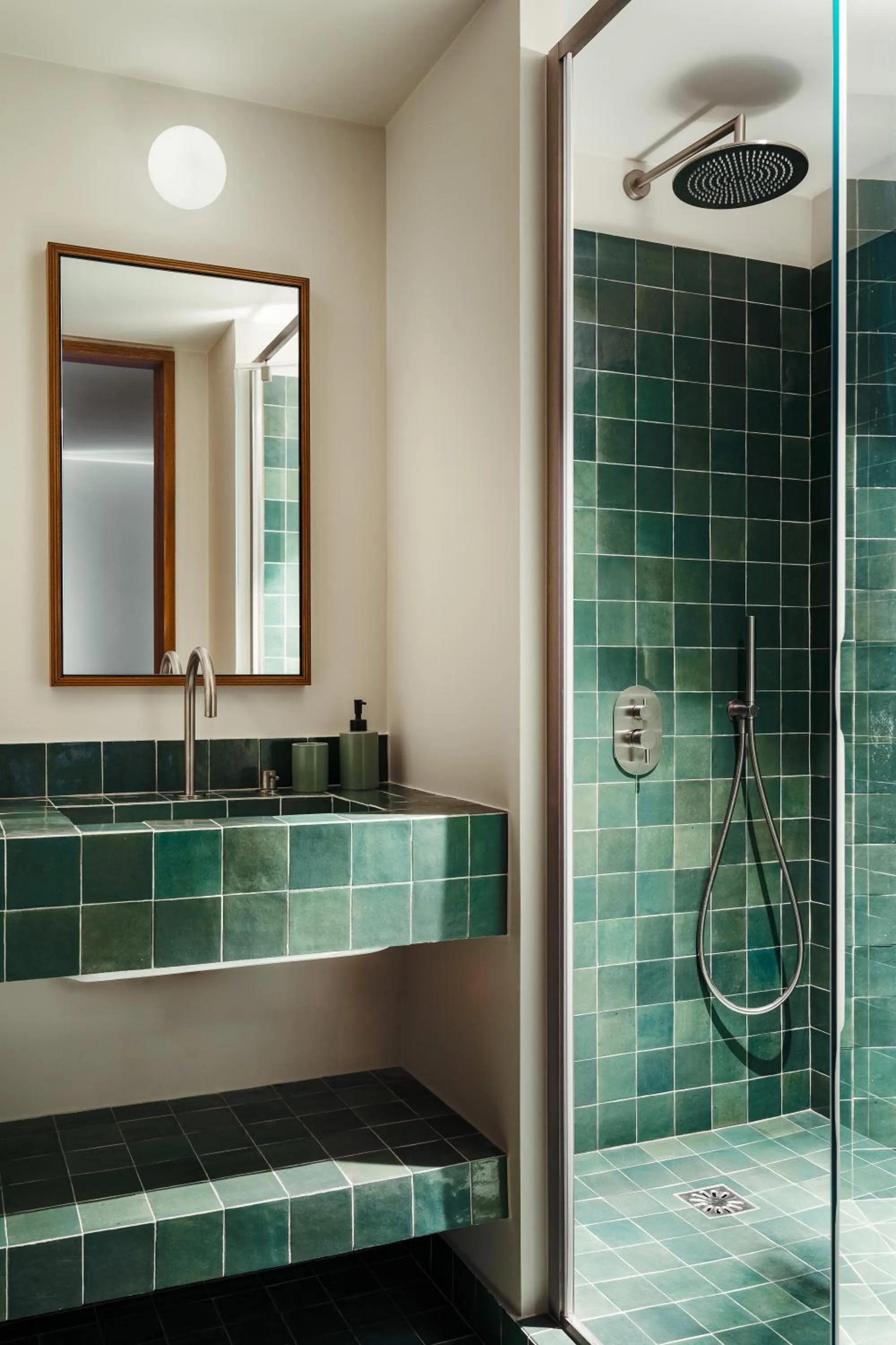 Bathroom in Edgar Suites - Bouchardon