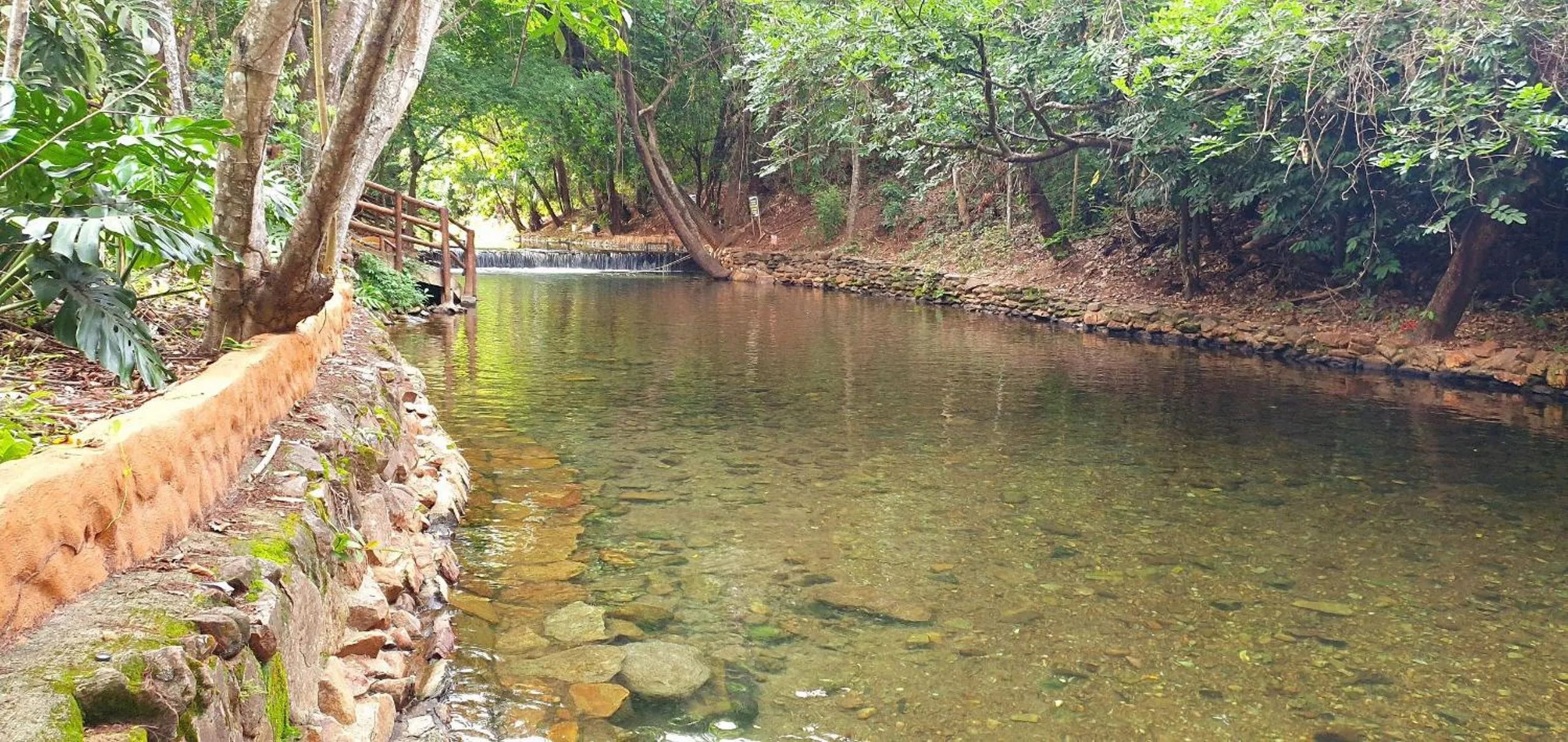 River view in Rio Quente GO Apto 7 Pessoas 2 Qtos