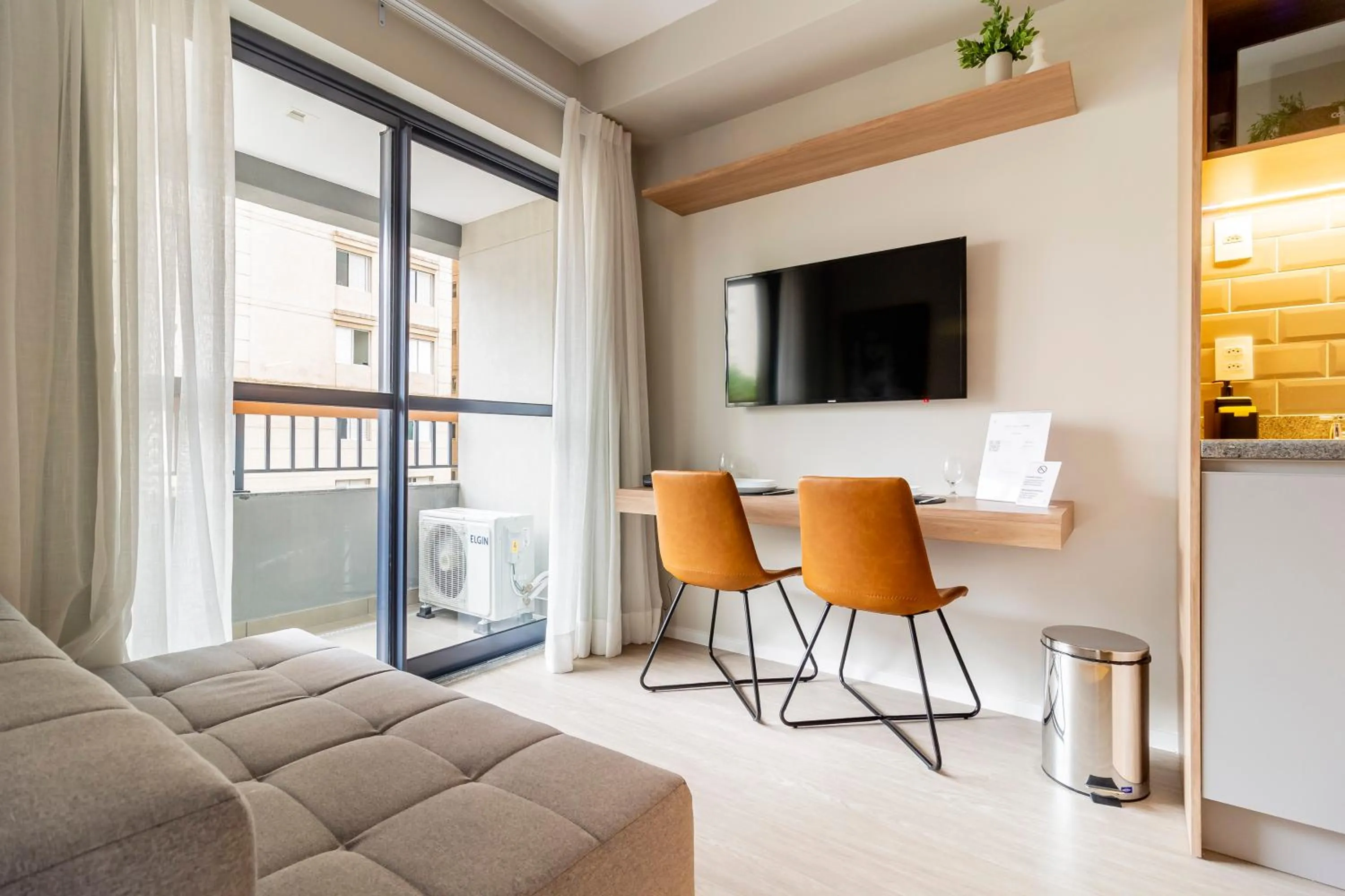 Day in Charlie Uwin Brooklin