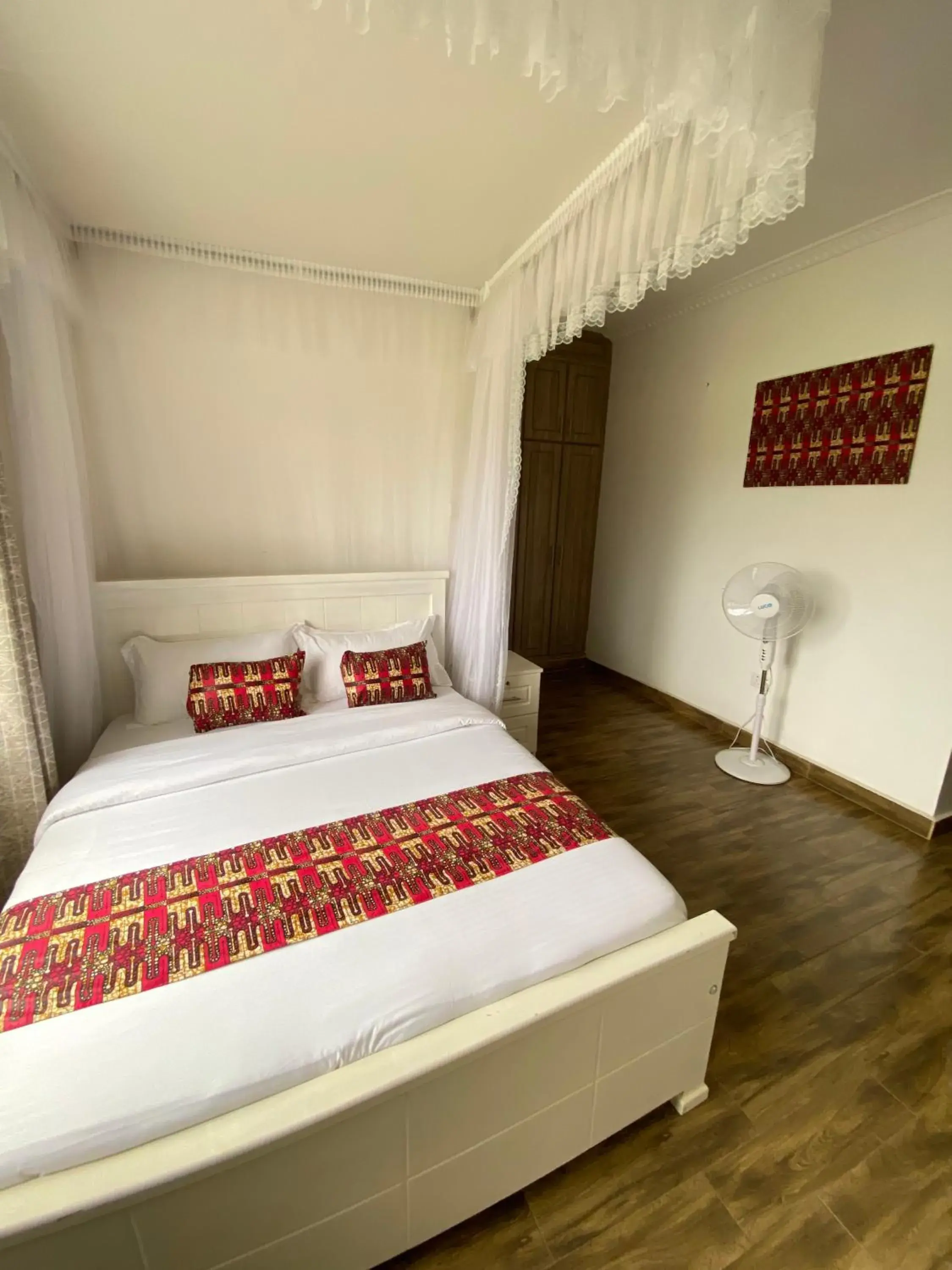 Double Room with Private Bathroom - single occupancy in Nimaro Courts Double Room with Private Bathroom - single occupancy in Nimaro Courts