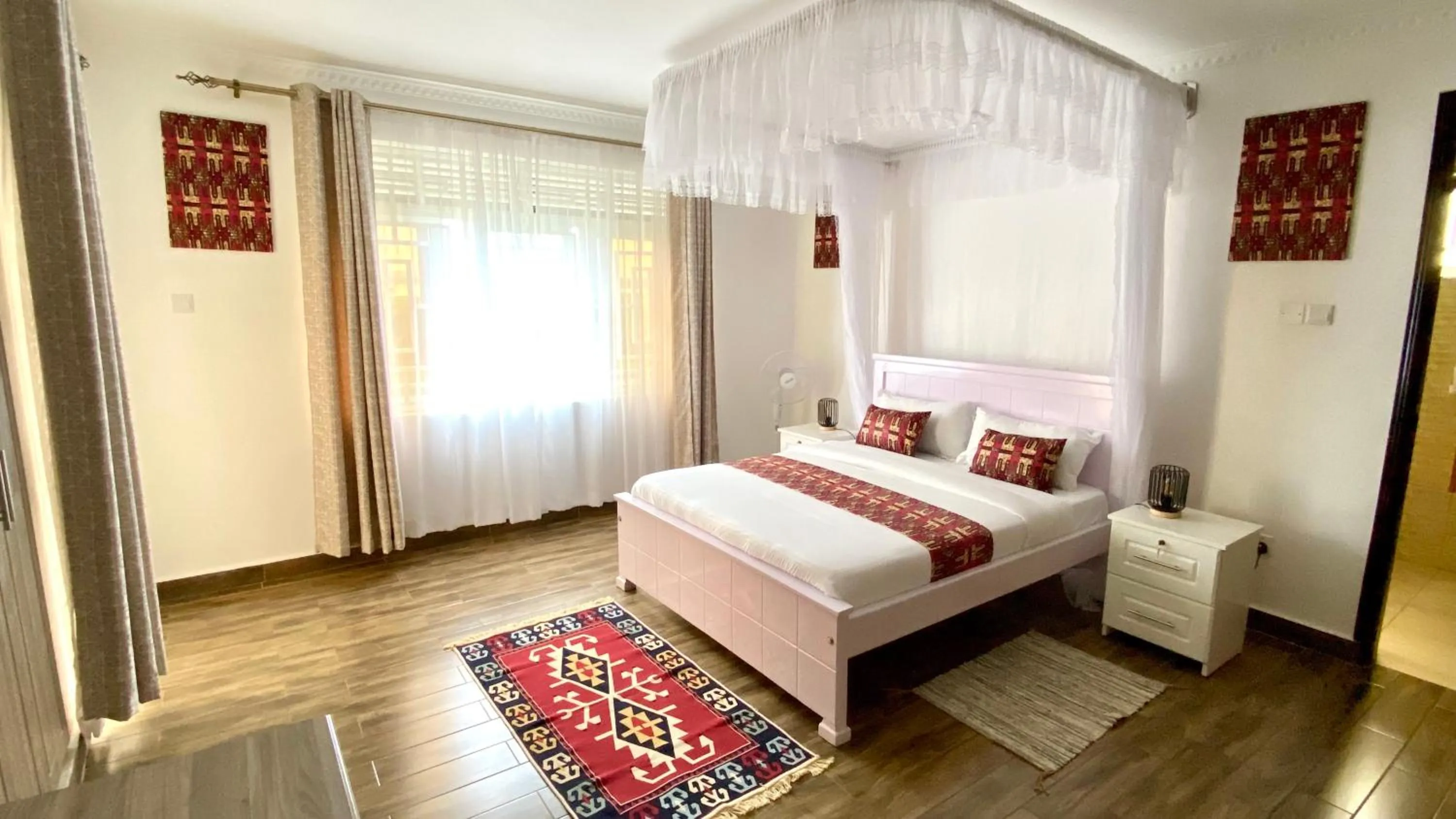 Bedroom, Bed in Nimaro Courts