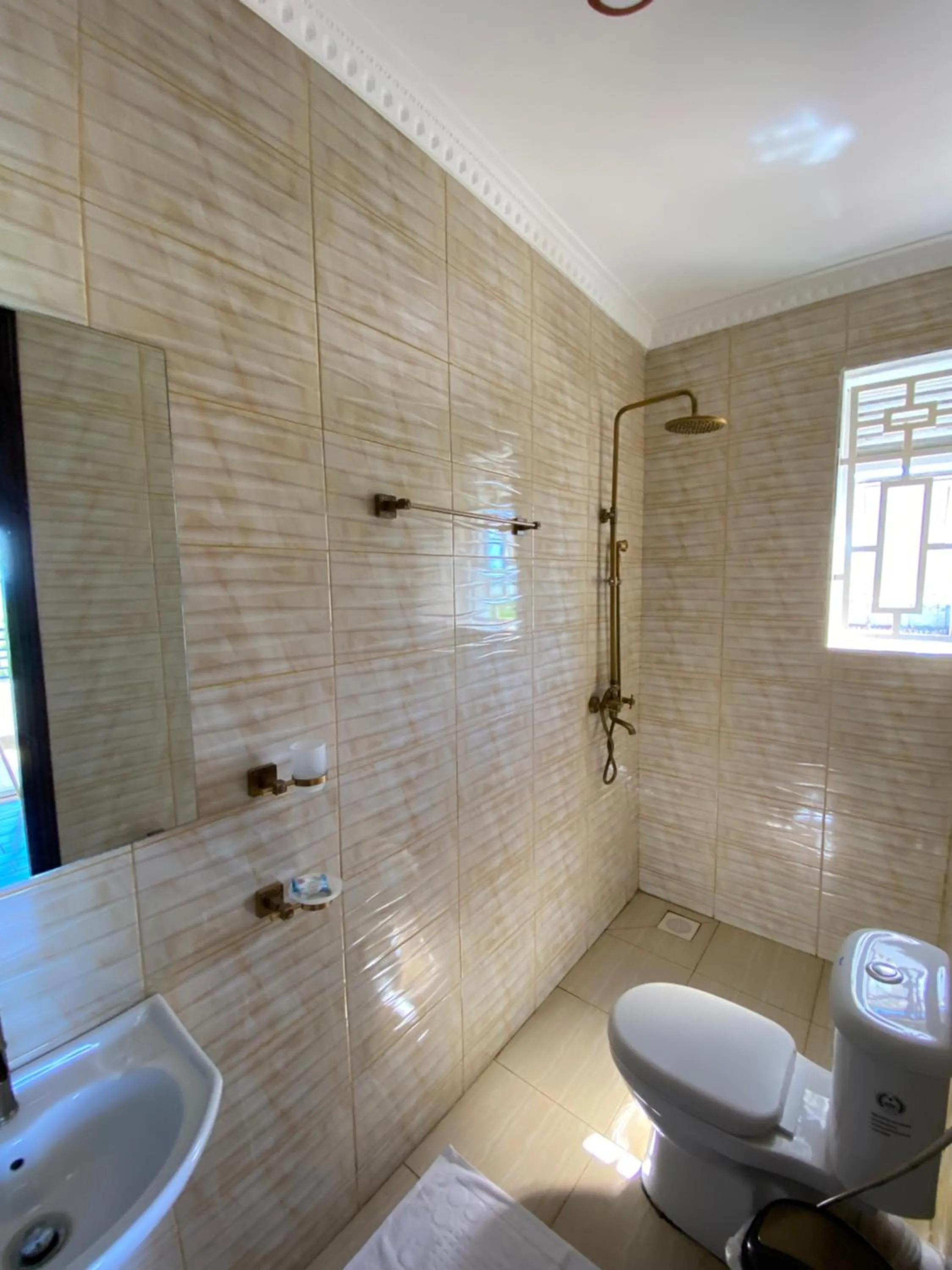 Shower in Nimaro Courts