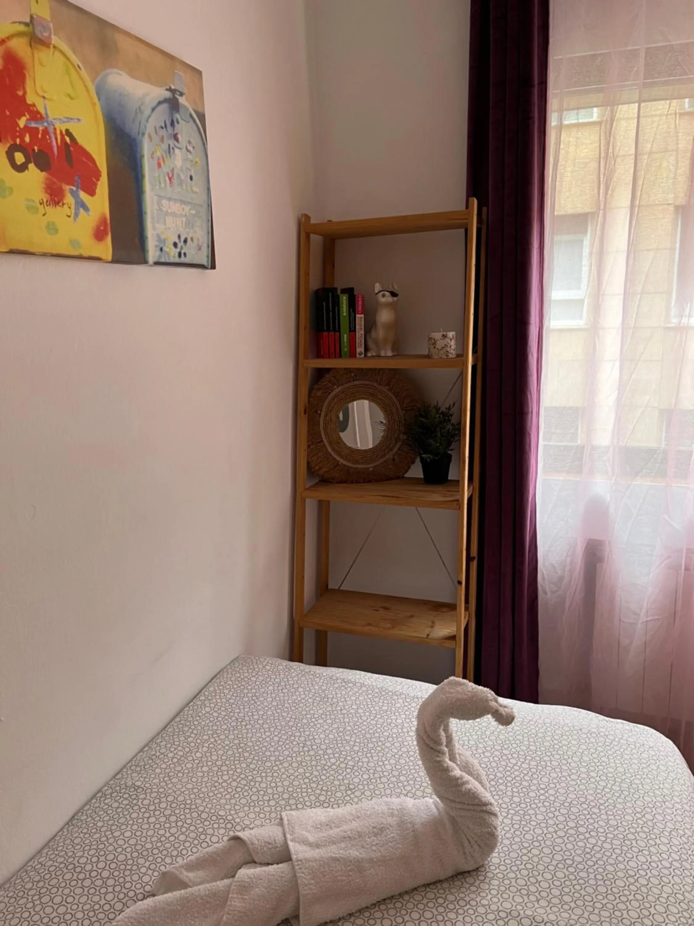 Bed in Roomin Hostel