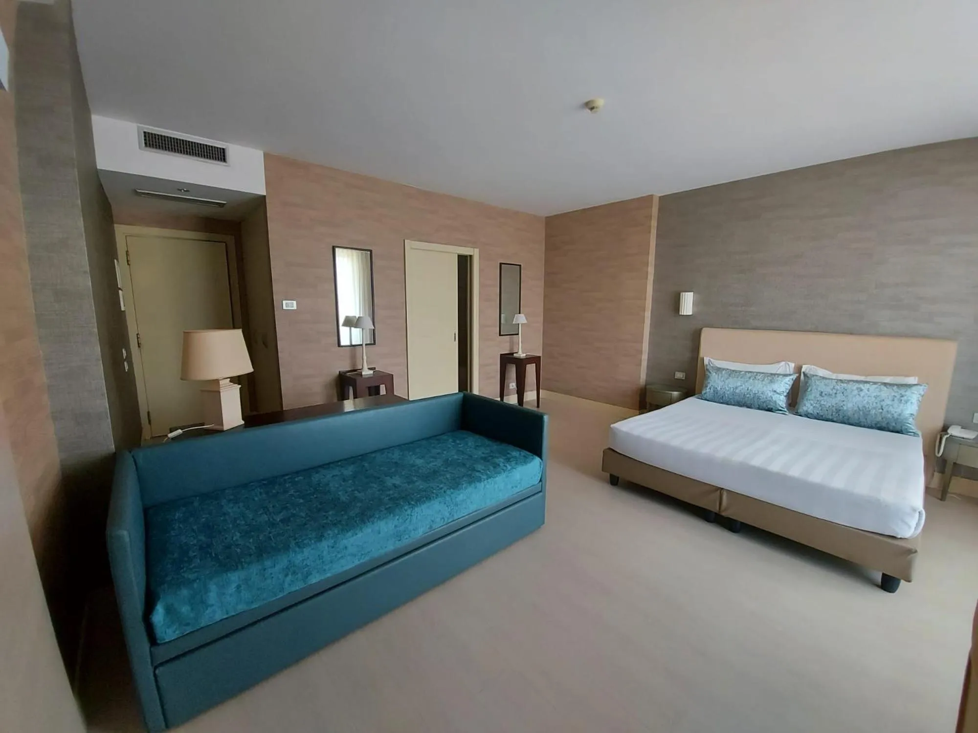 Bedroom, Bed in Hotel Joseph