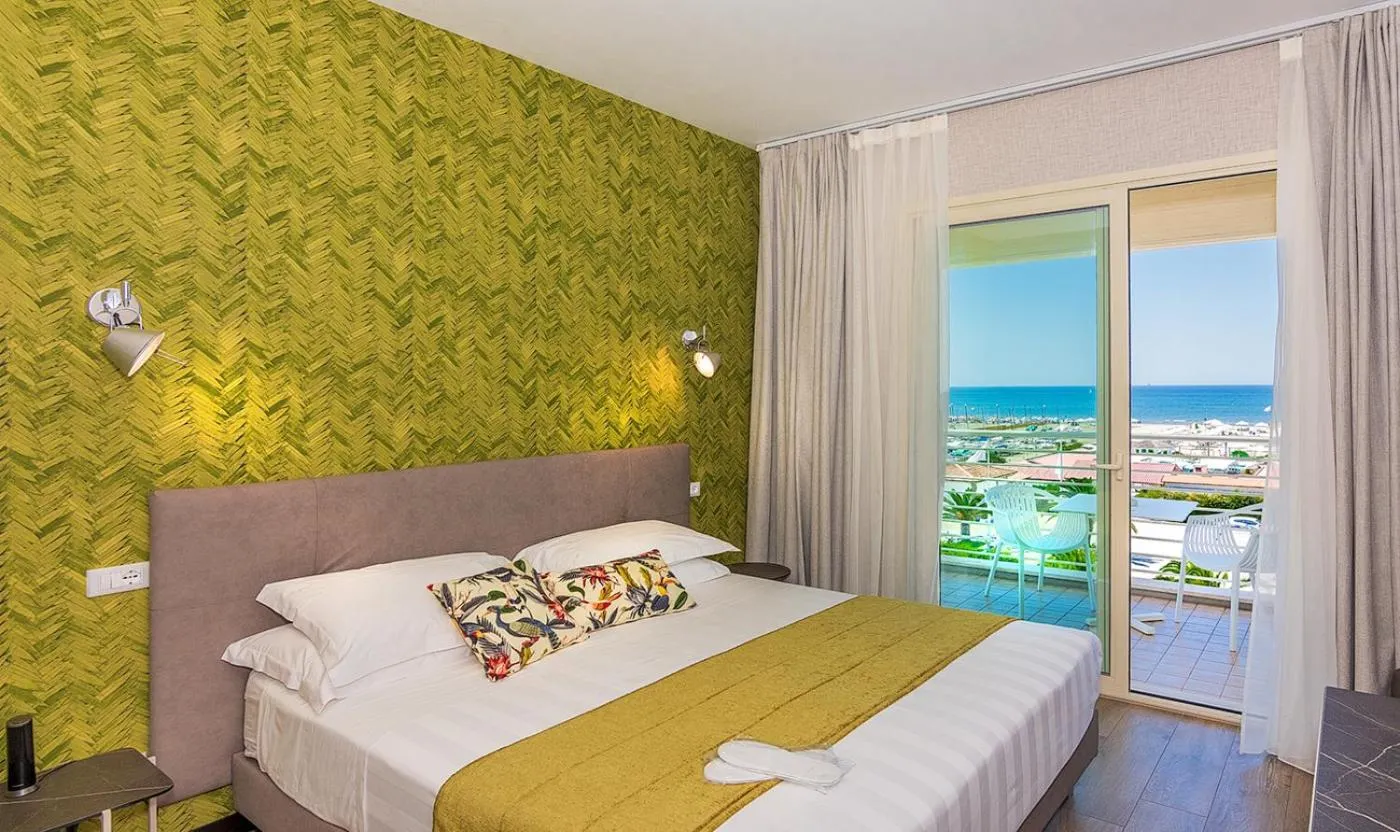 Superior Double or Twin Room with Sea View in Hotel Joseph