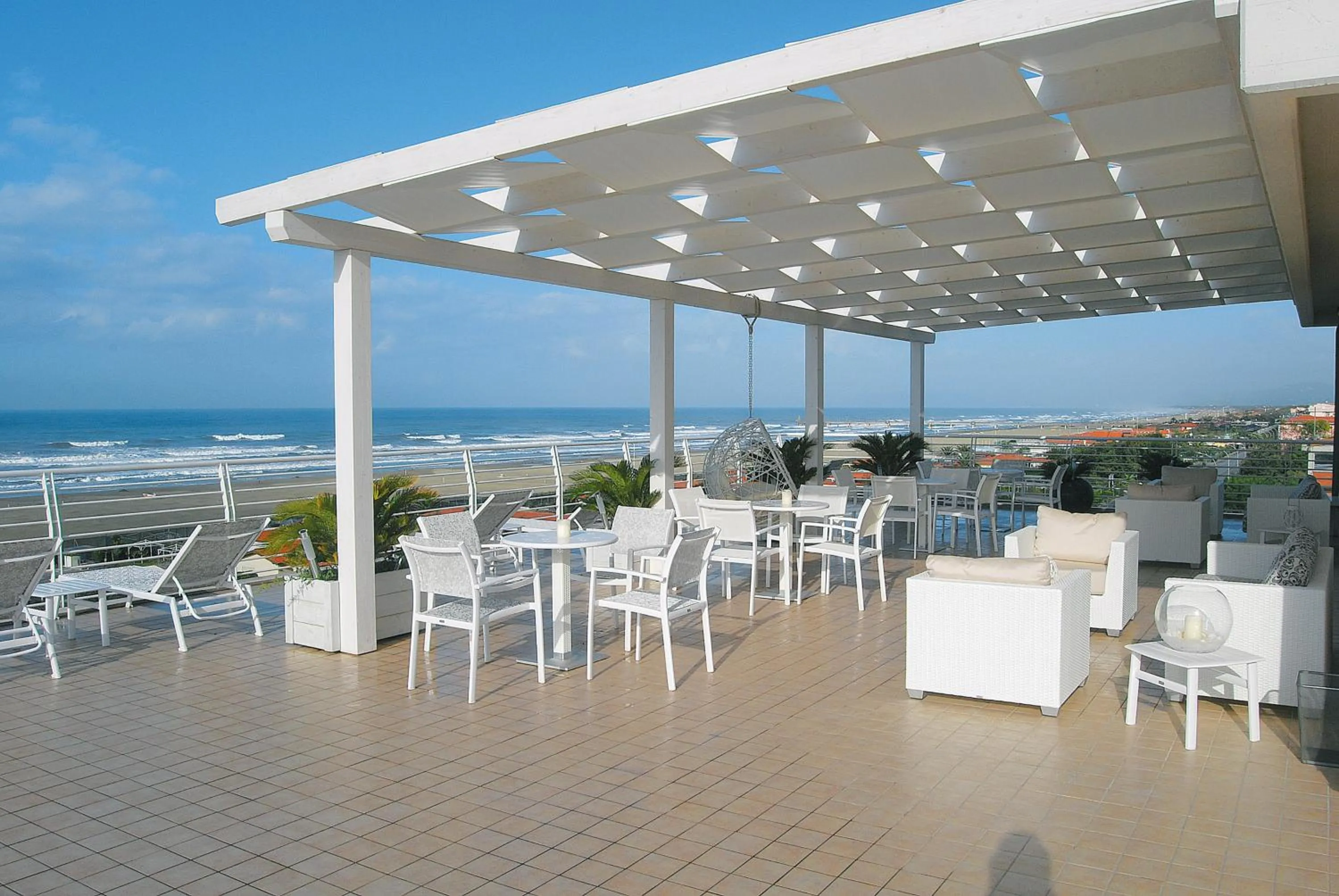 Restaurant/places to eat in Hotel Joseph