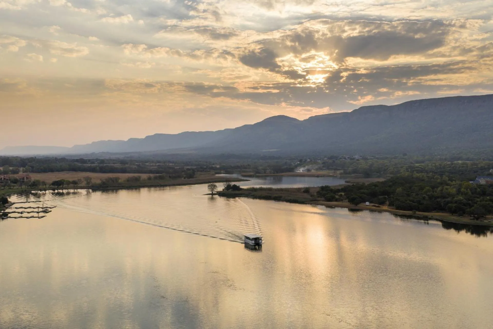 Lake view in First Group Magalies Park