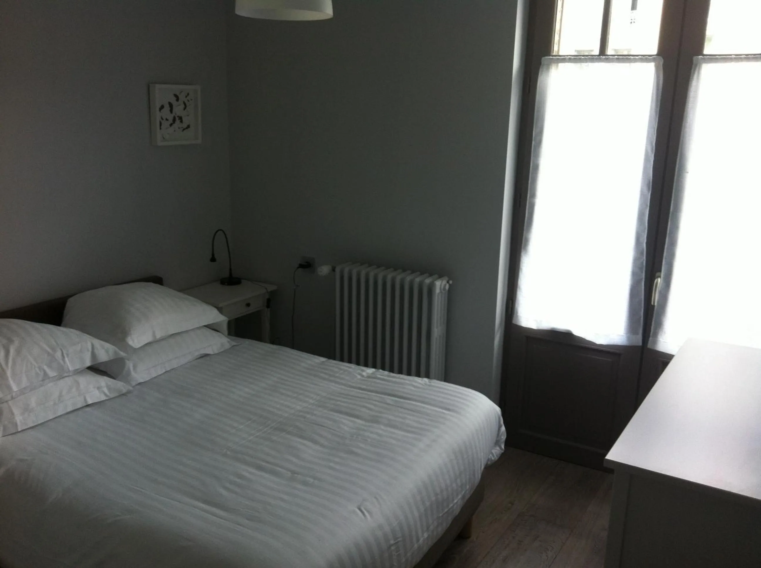 Photo of the whole room, Bed in Vichy Résidencia
