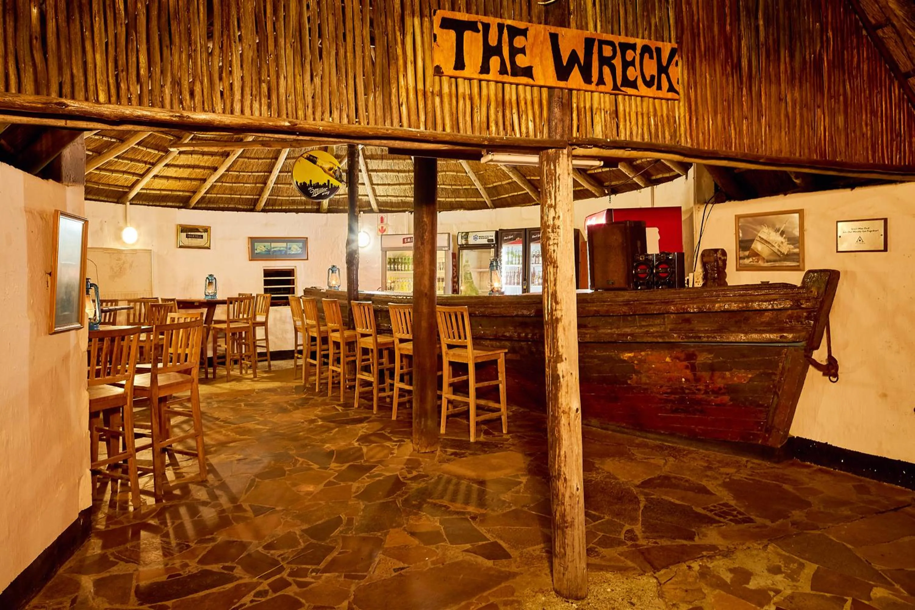 Restaurant/places to eat in First Group Hole in the Wall