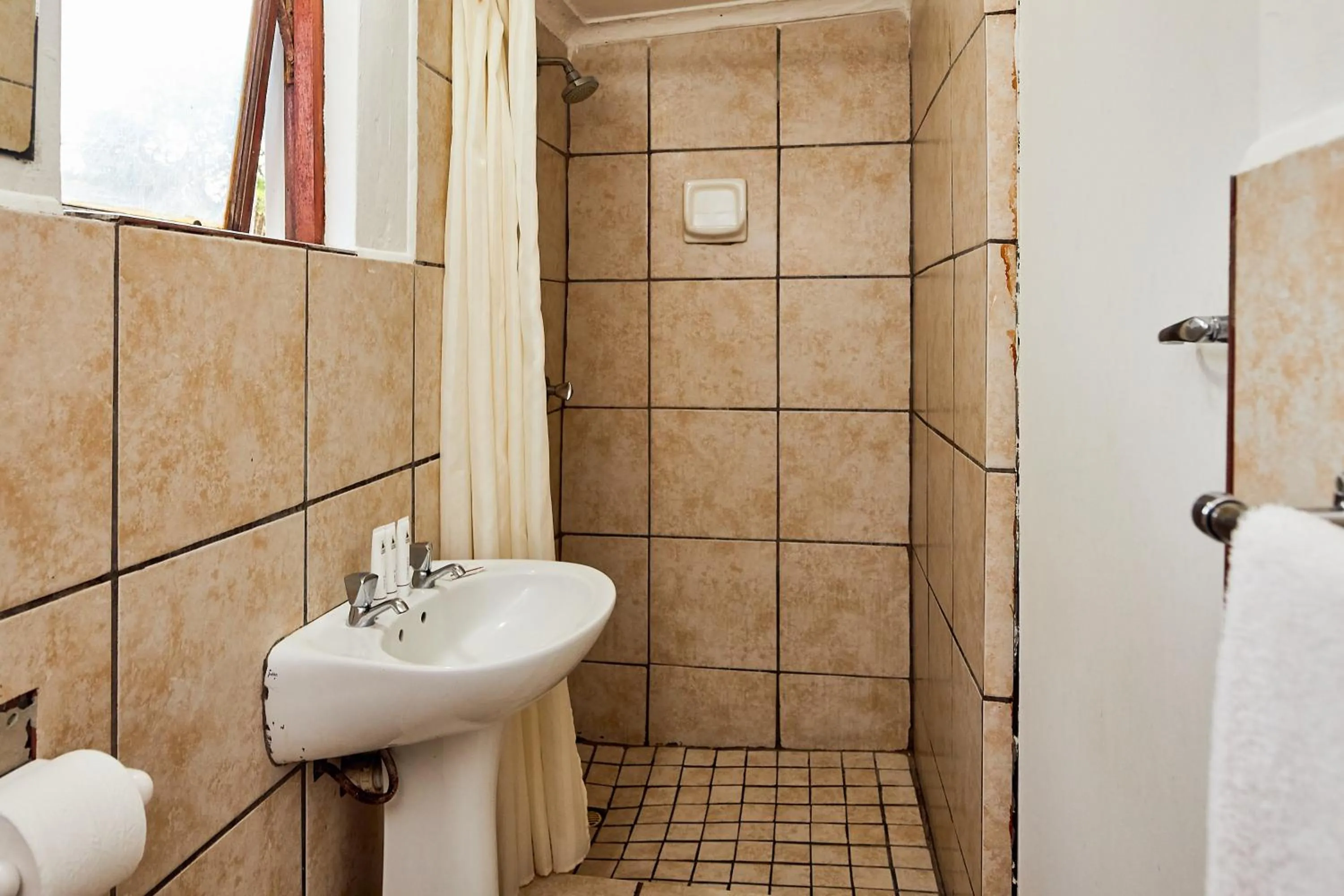 Shower in First Group Hole in the Wall