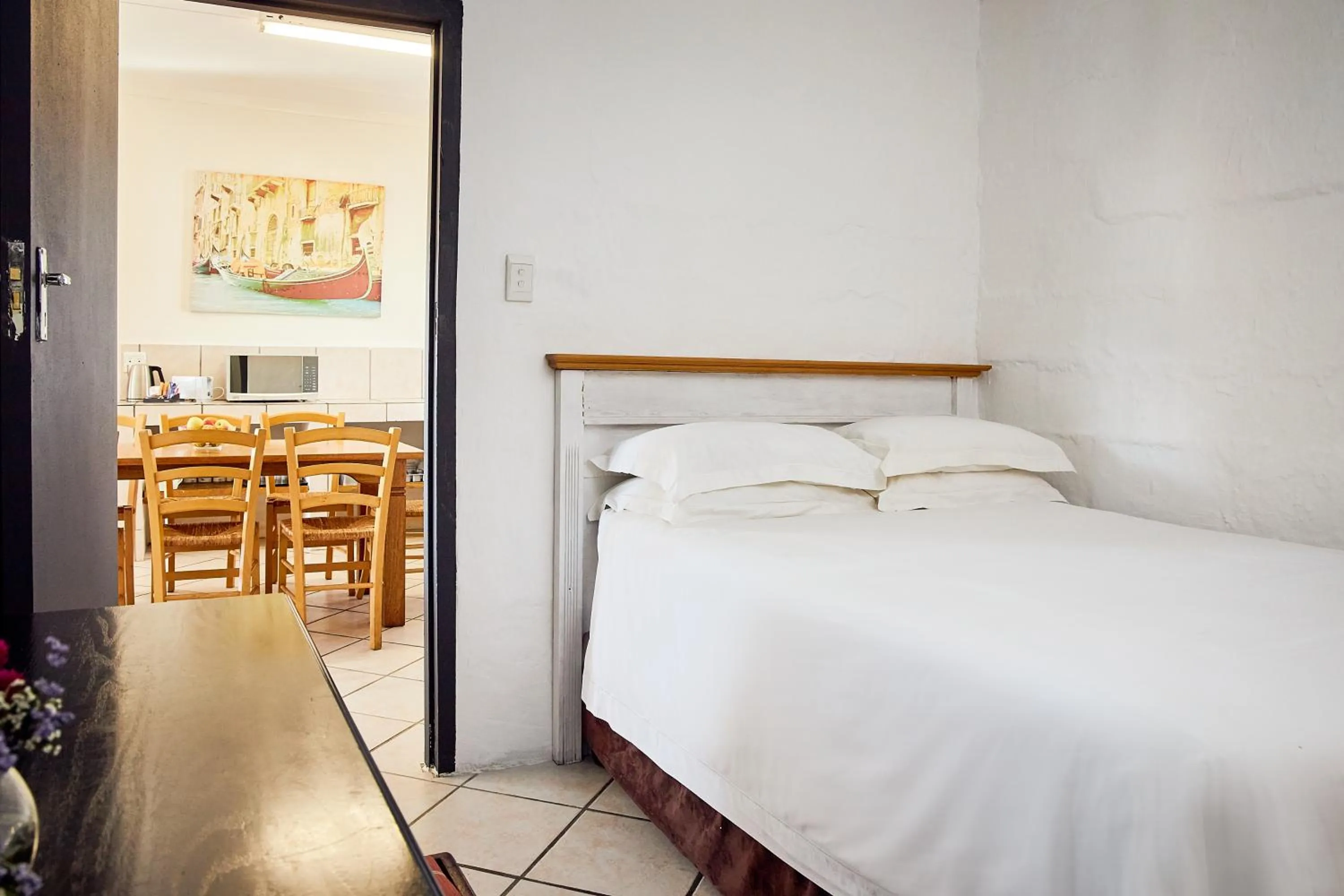 Bedroom, Bed in First Group Hole in the Wall