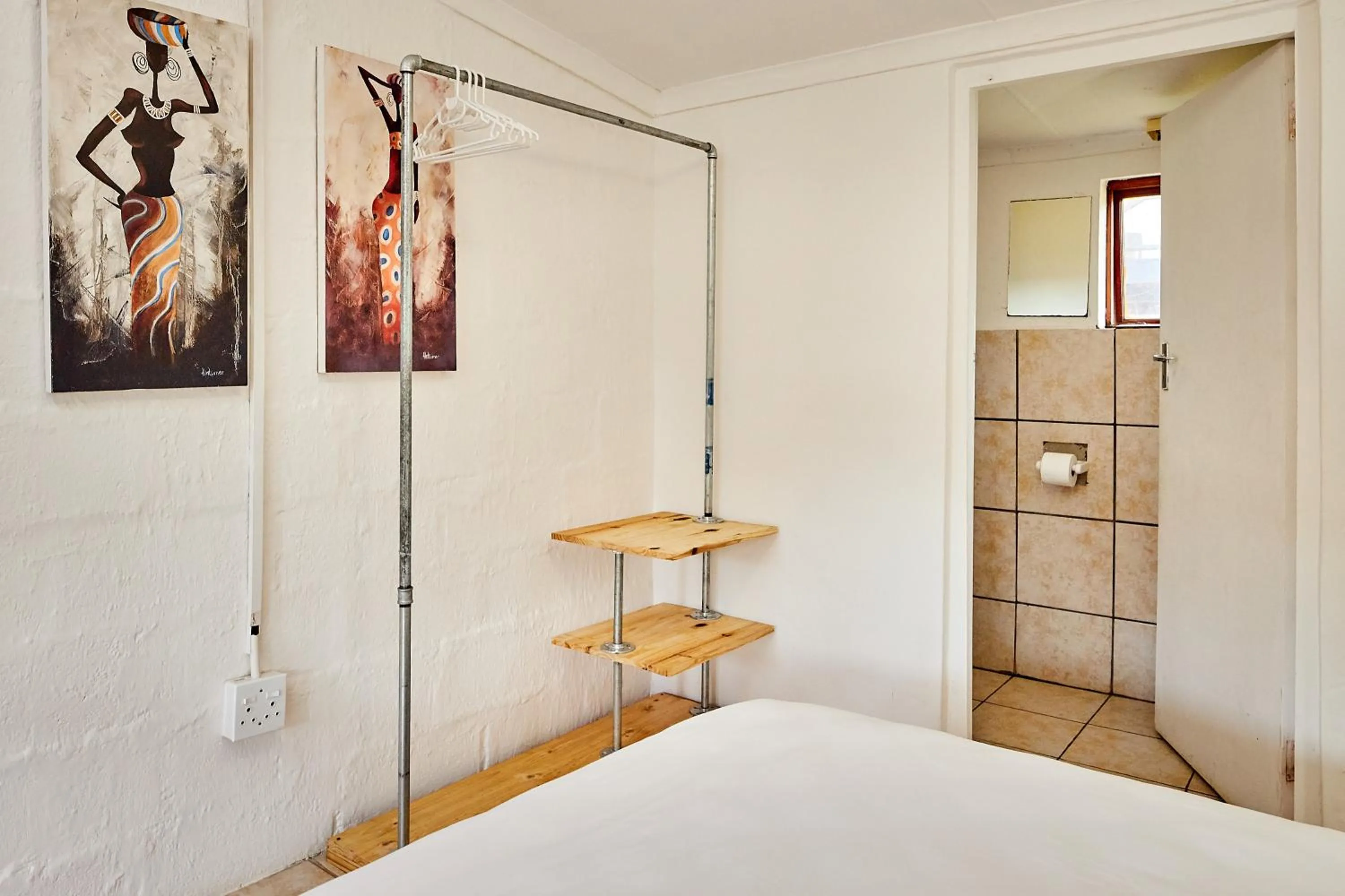 Bedroom, Bed in First Group Hole in the Wall