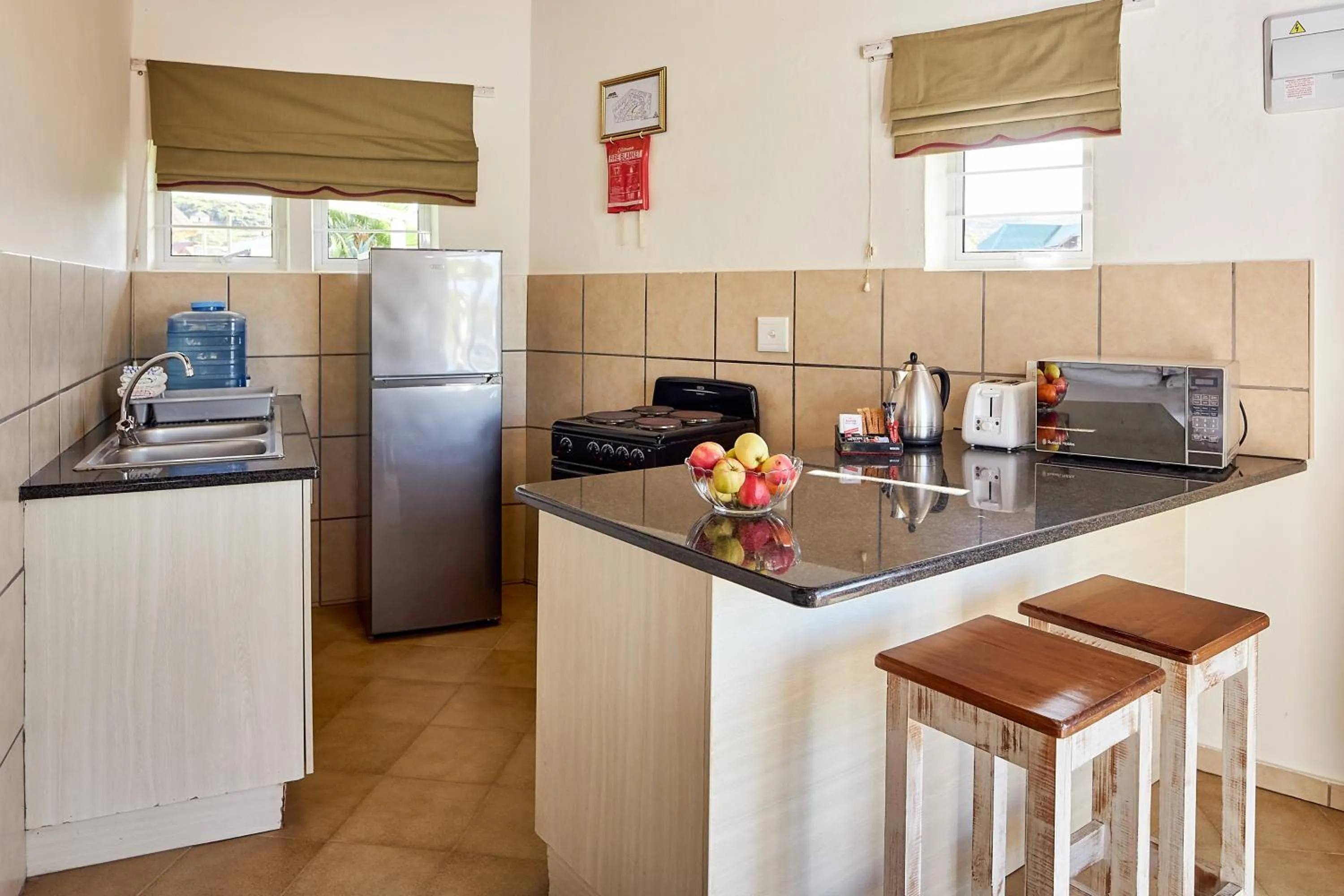 Coffee/tea facilities in First Group Hole in the Wall