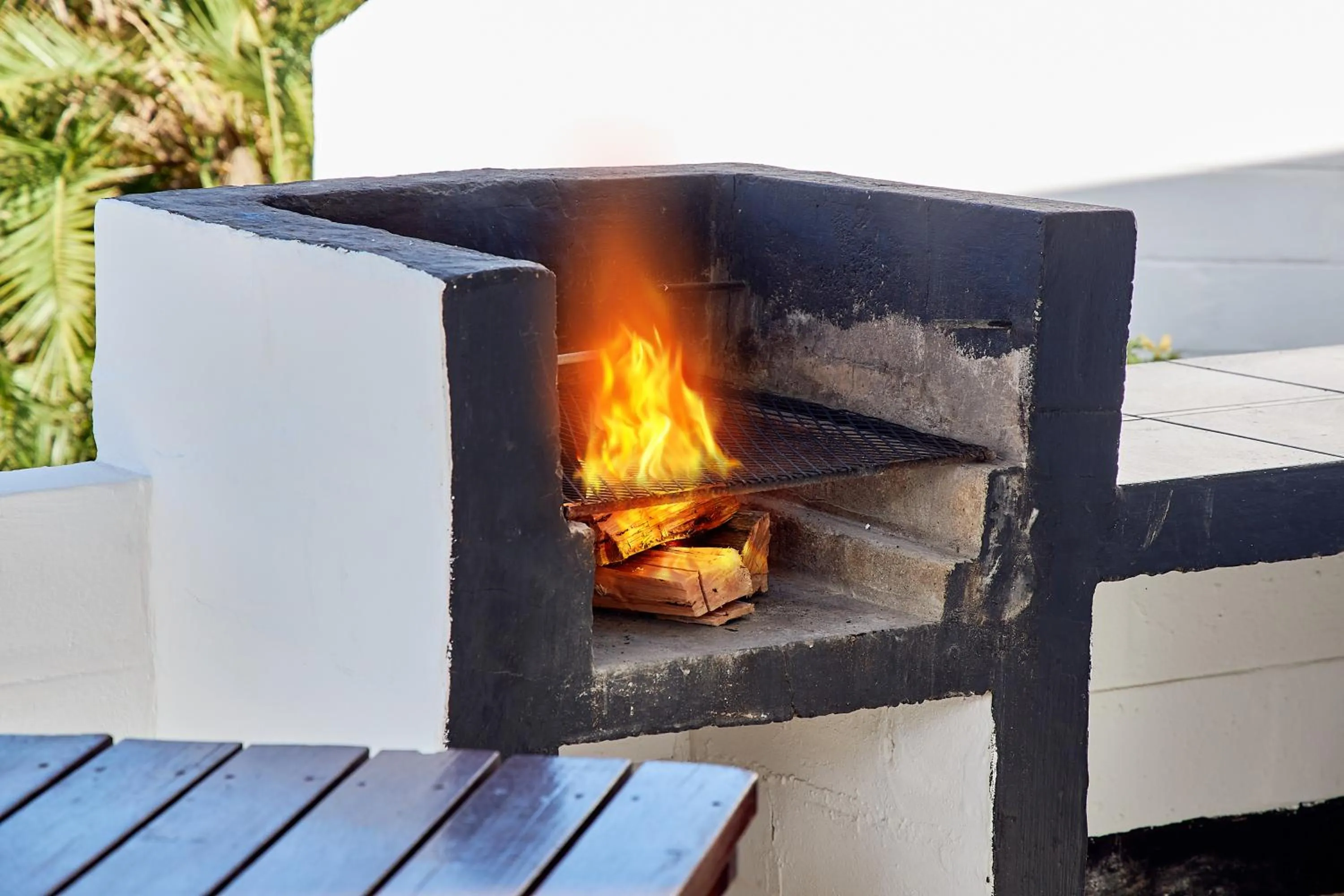 BBQ facilities in First Group Hole in the Wall