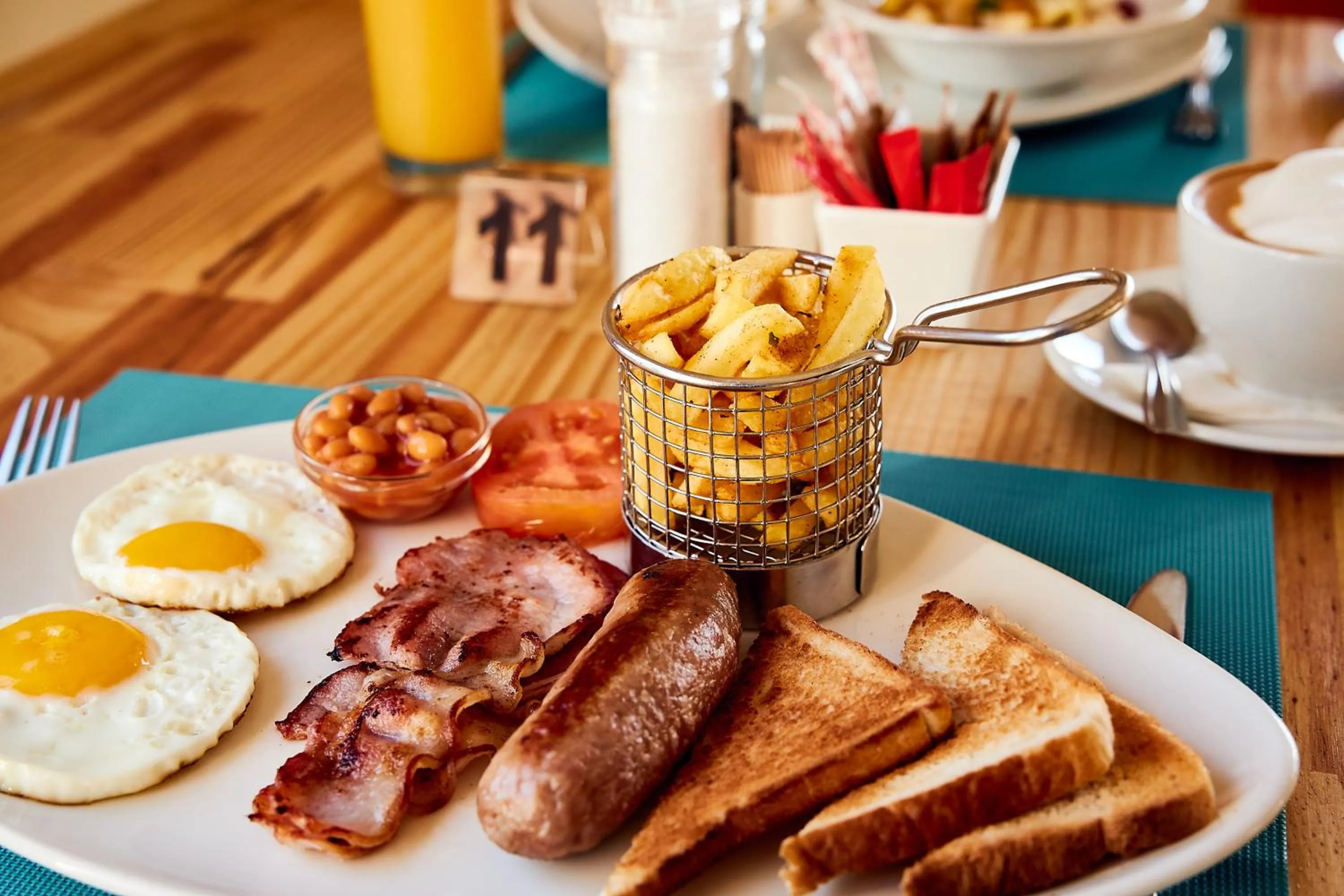 Breakfast in First Group Hole in the Wall