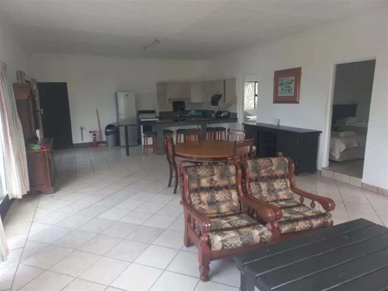 Kitchen or kitchenette in First Group Hole in the Wall