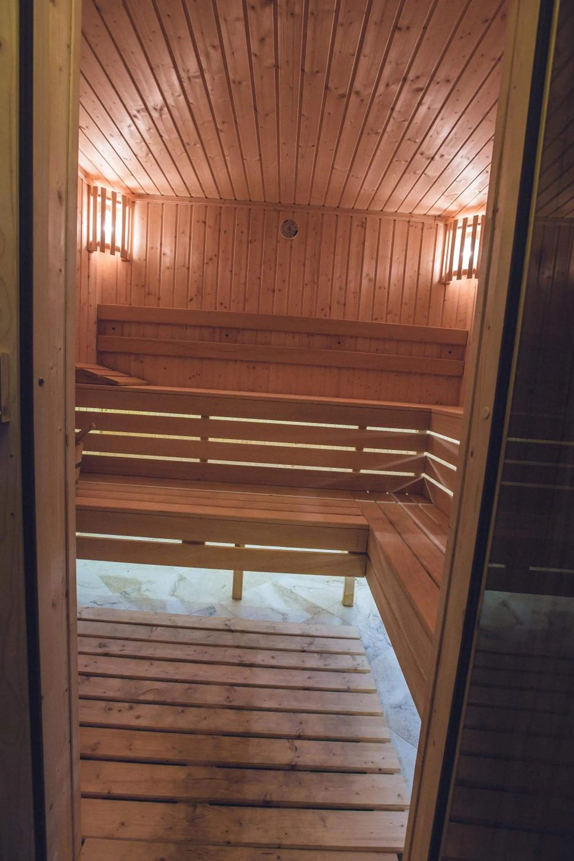 Sauna in Avenue Deluxe Hotel