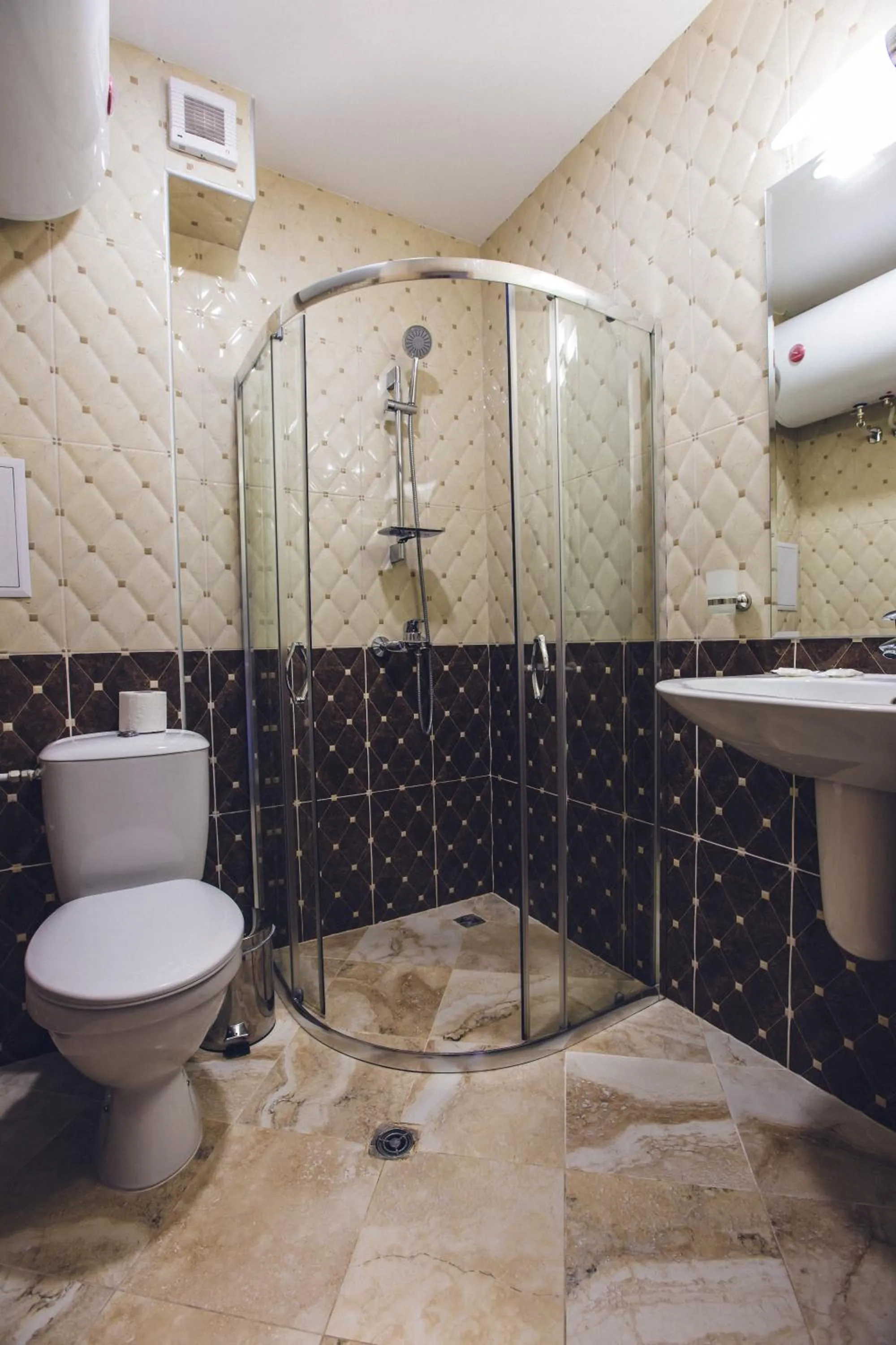 Toilet in Avenue Deluxe Hotel