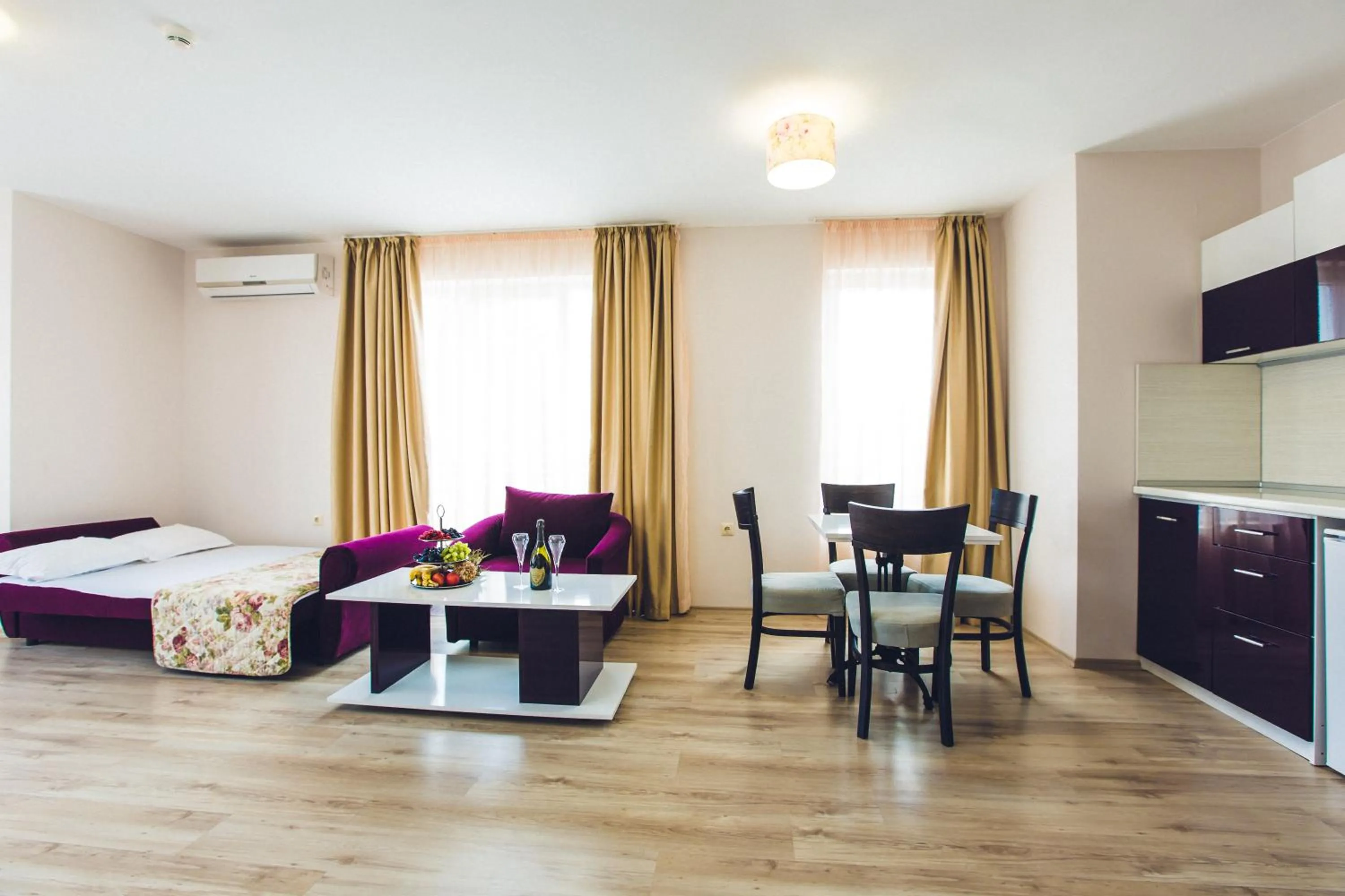 Bed in Avenue Deluxe Hotel