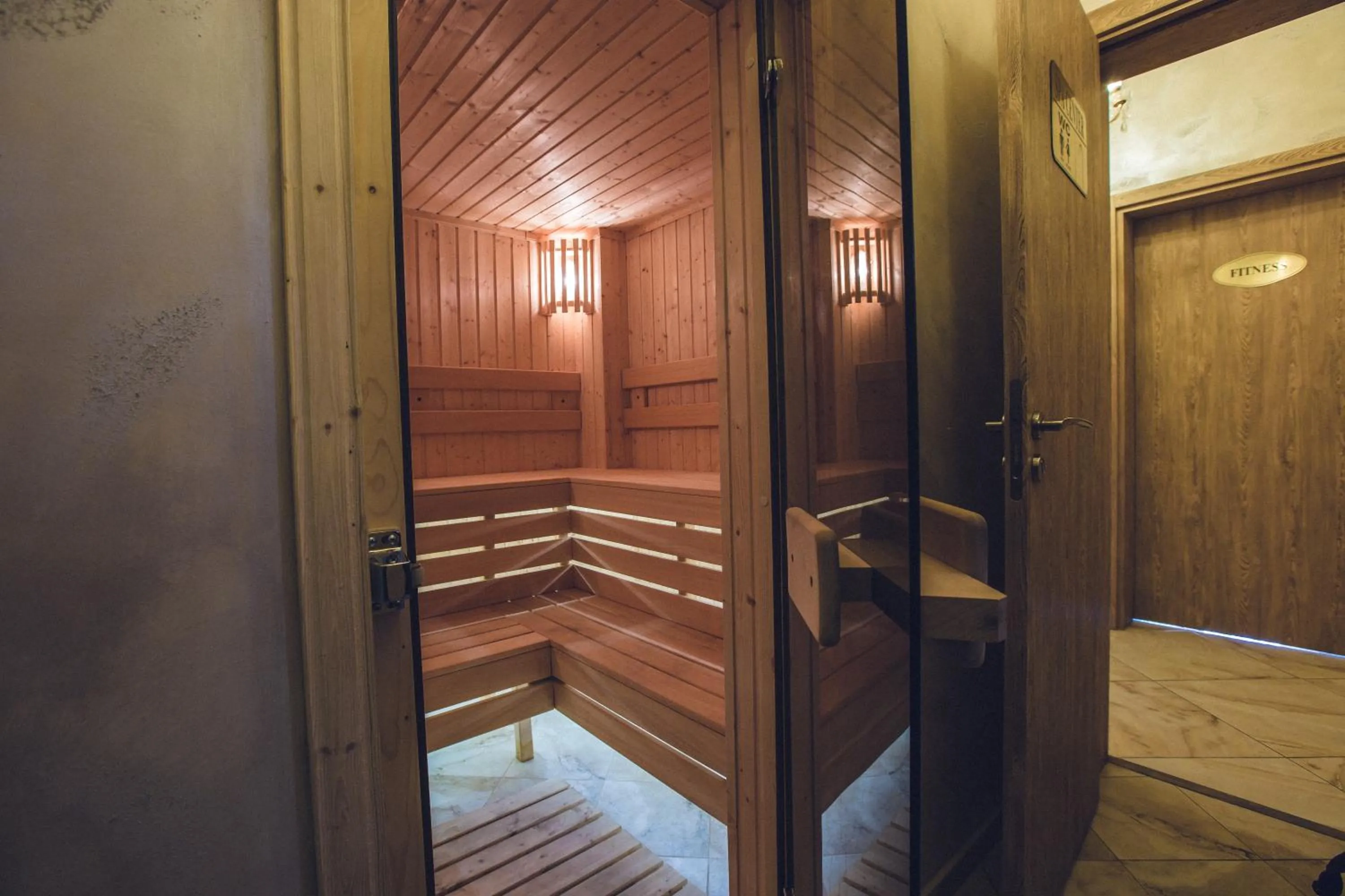 Sauna in Avenue Deluxe Hotel